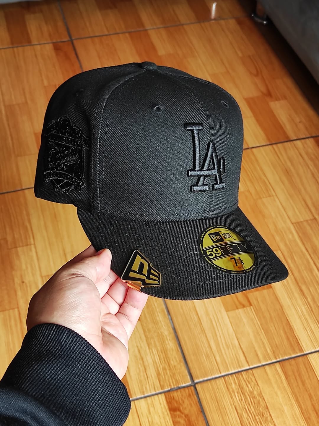 Gorra ajustada 59Fifty de los New Era Los Angeles Dodgers 40 Aniversario Edición Black Out Roja
