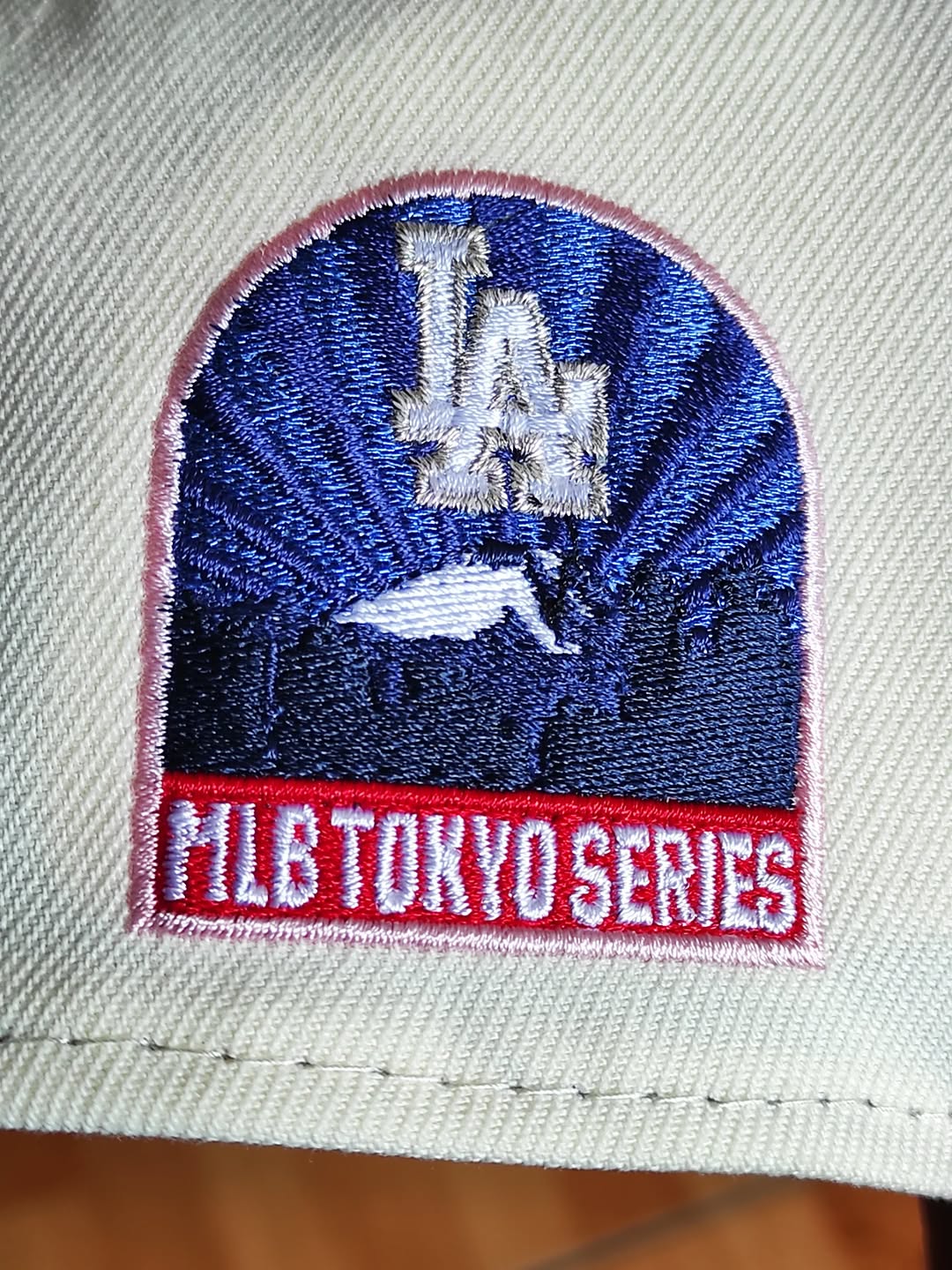 Gorra snapback 9Forty A-Frame New Era Los Angeles Dodgers Tokyo Series 2025 Chrome Two Tone Edition