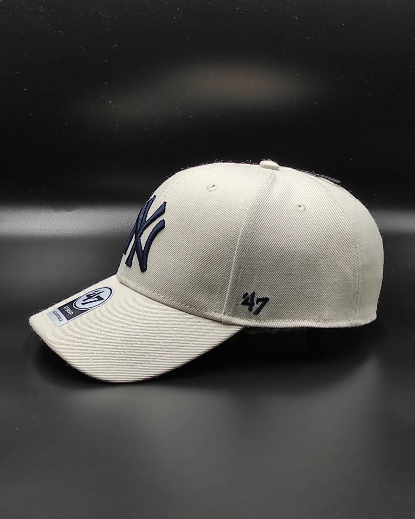 Gorra 47brand New York Yankees MVP Snapback color beige