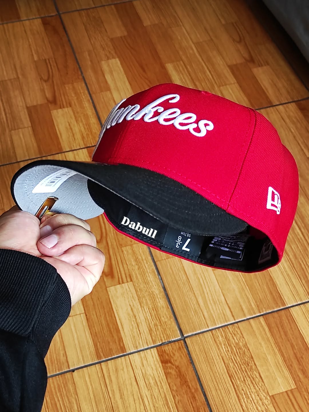 Gorra ajustada 59FIFTY de los New York Yankees Champions 2000 New Era roja y negra