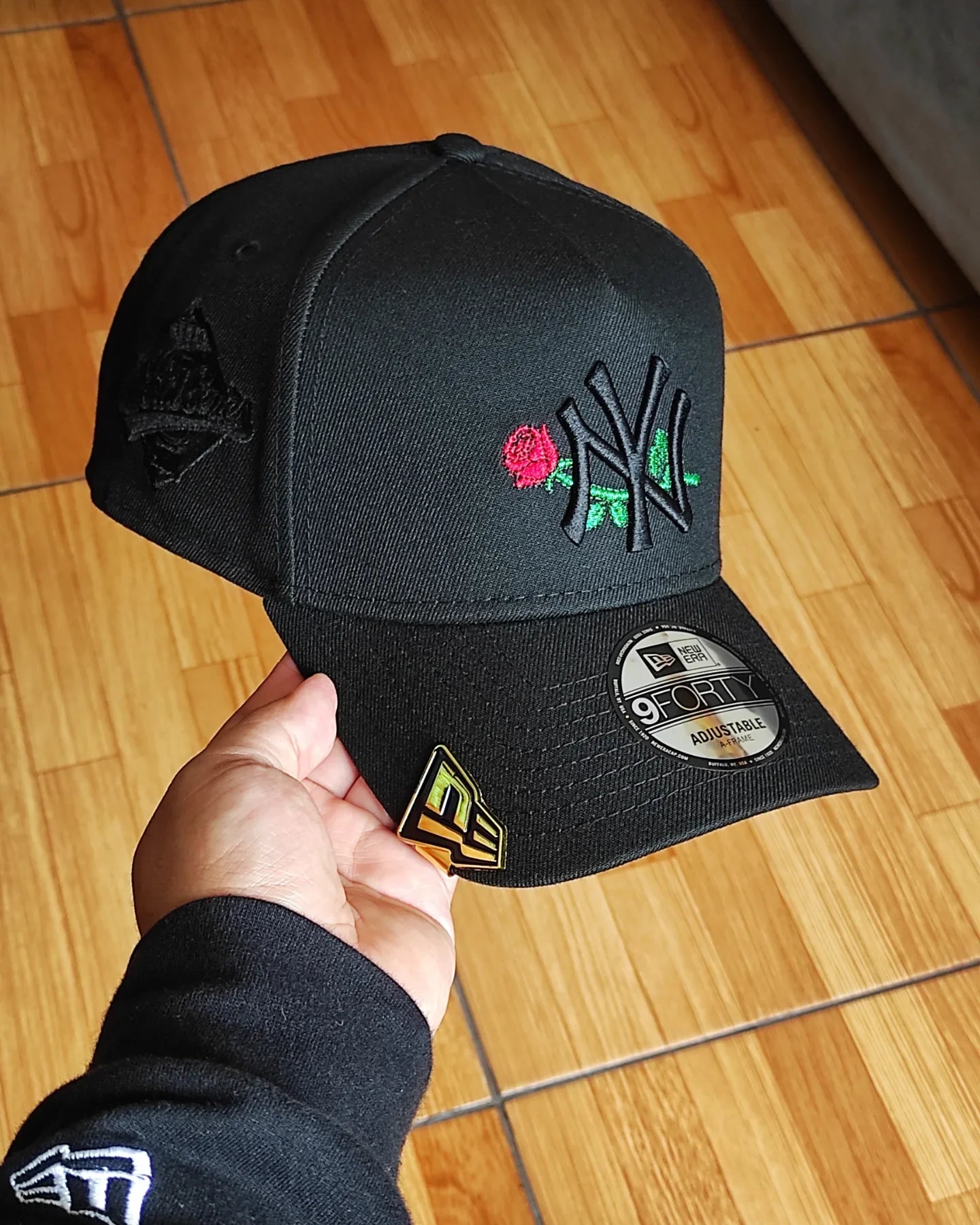 Gorra New Era 9forty a-frame Snapback de los New York Yankees negra con rosa🌹