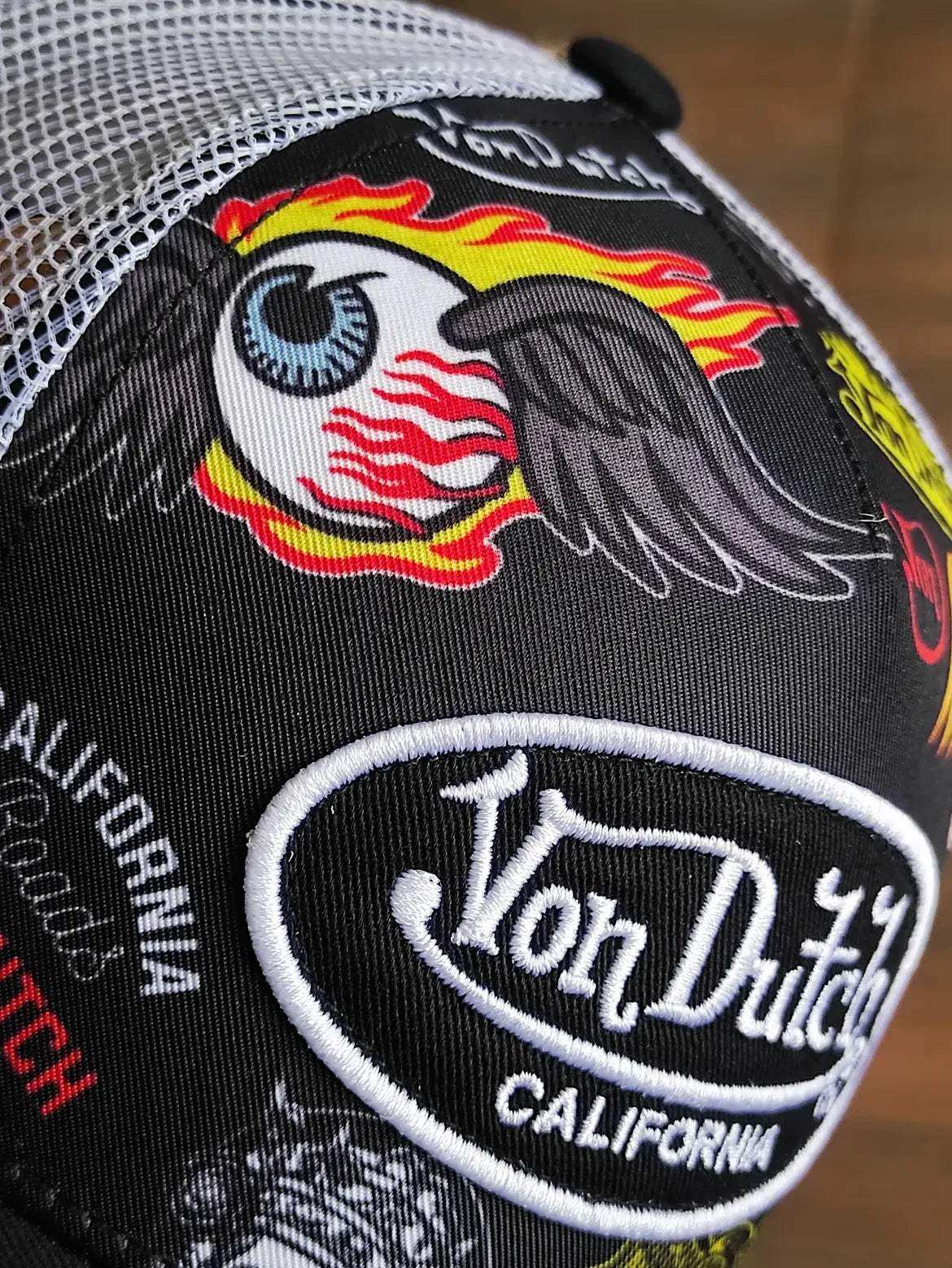Von dutch trucker cap multilogo