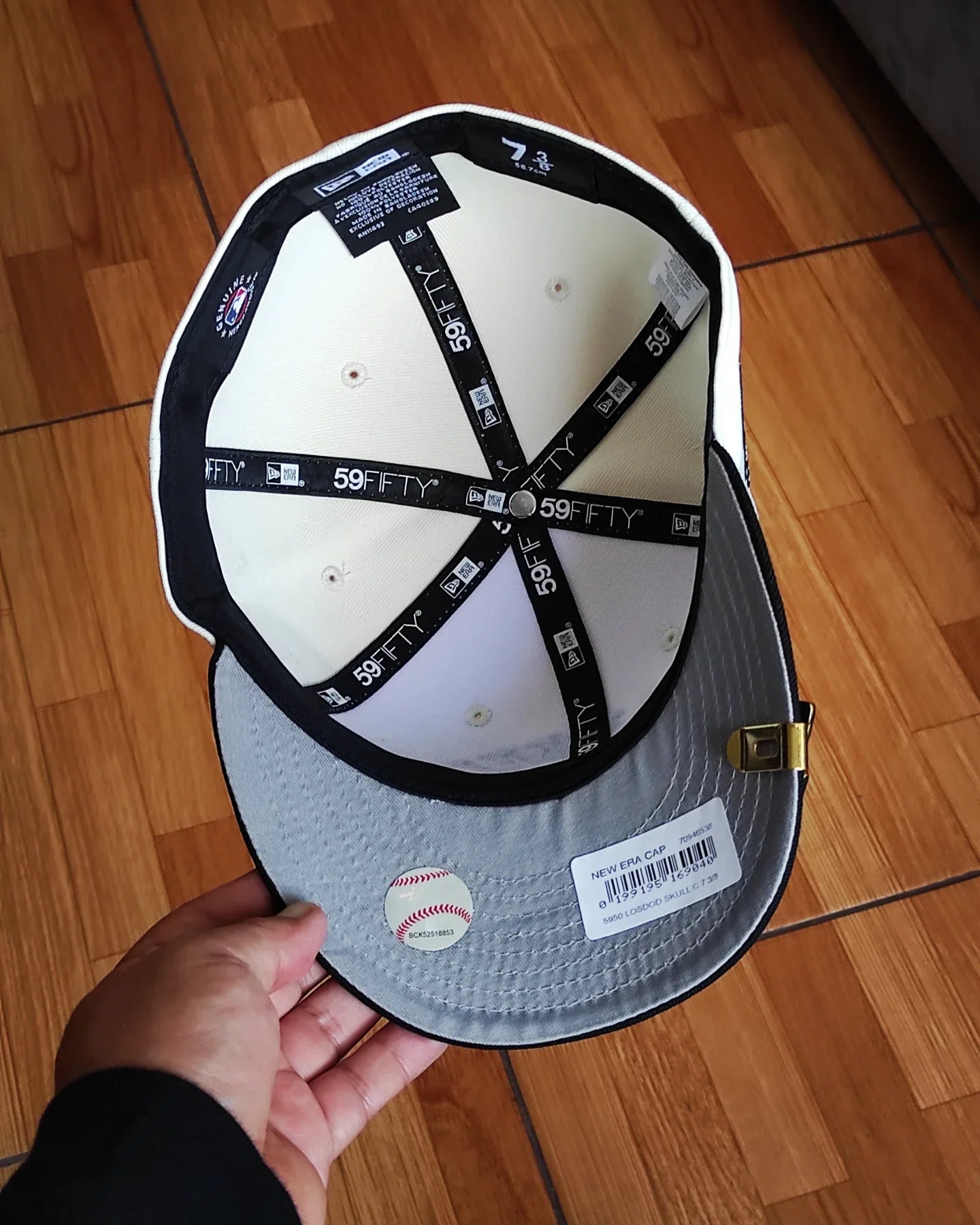 Gorra ajustada 59fifty New Era Los Angeles Dodgers CALAVERA 💀 Chrome Black edition