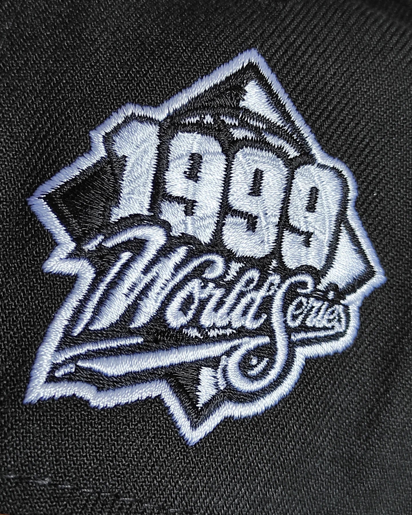 New Era New York Yankees Serie Mundial 1999 negro blanco 9 FORTY A-FRAME