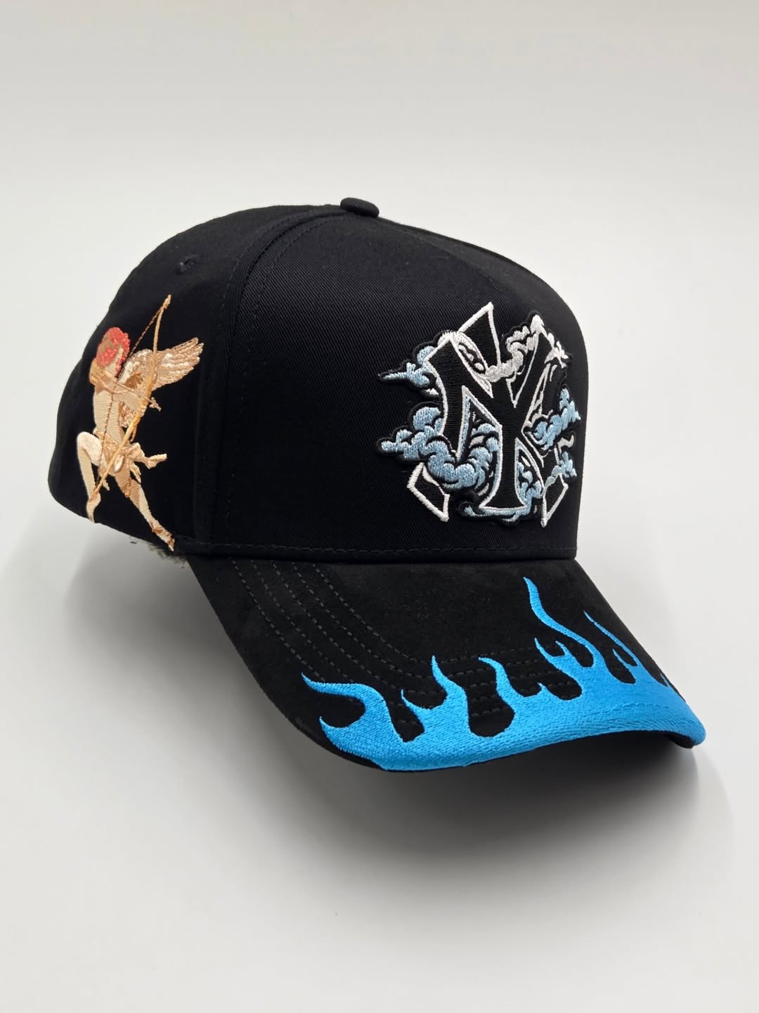 Gorra Qori Caps colección Cloud☁️ & Yankees🔥 a-frame Snapback