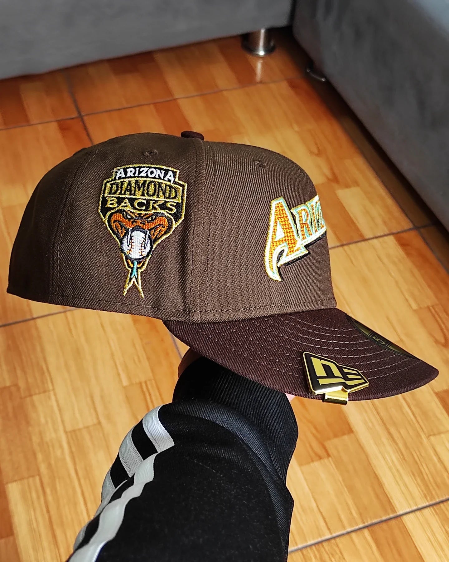 Gorra New Era 59 Fifty Arizona Diamondbacks Fields parche inaugural color café