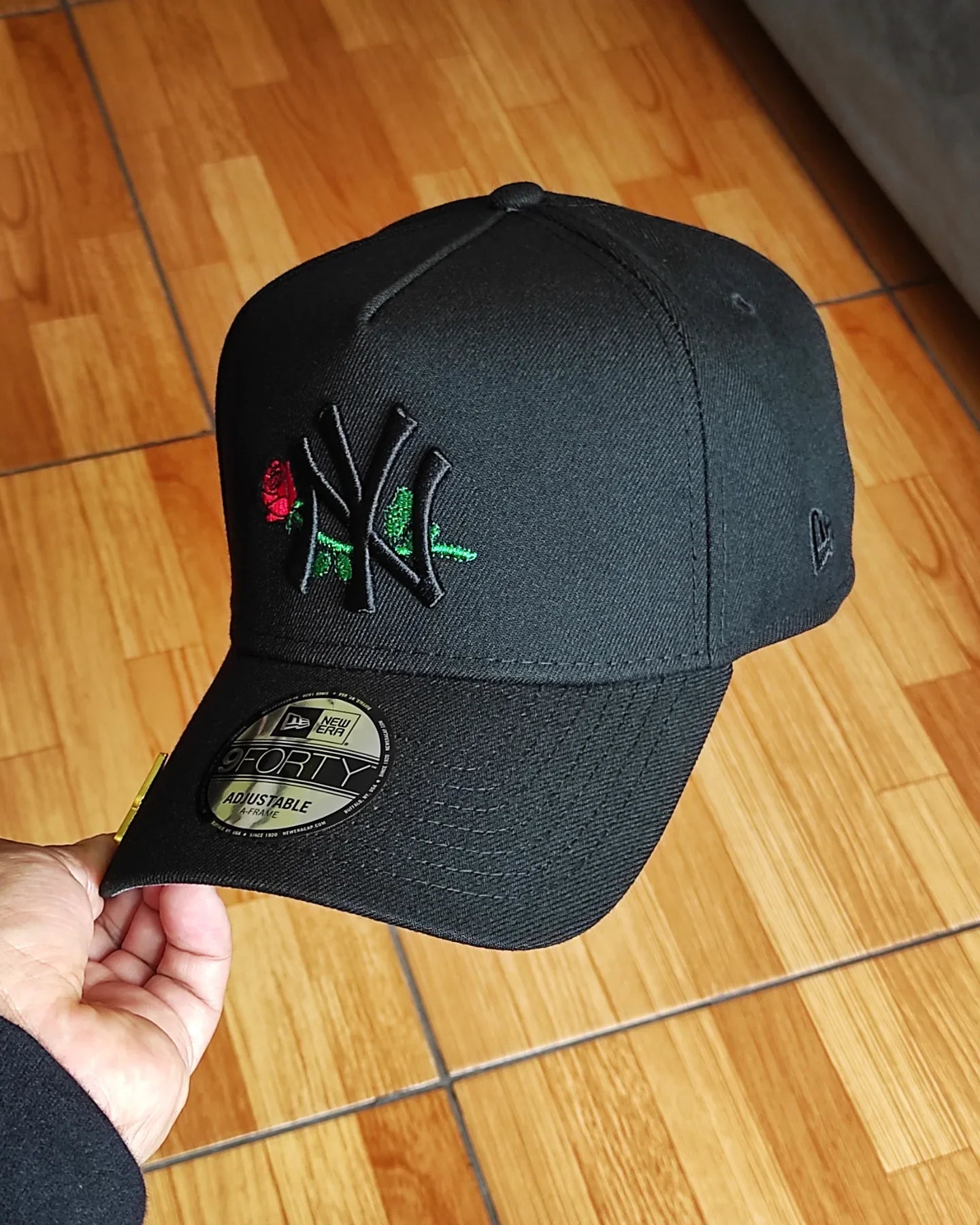Gorra New Era 9forty a-frame Snapback de los New York Yankees negra con rosa🌹