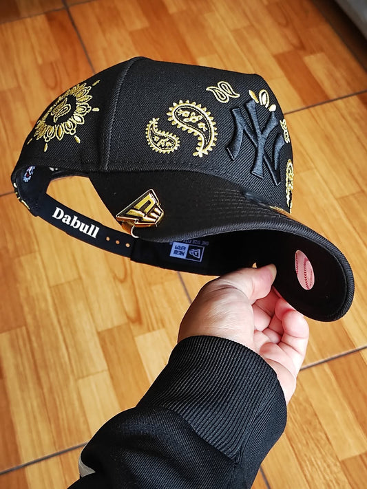 Gorra A-Frame 9FORTY New Era New York Yankees paisley NEGRA