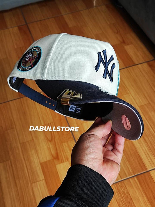 New Era Gorra 9FORTY A-Frame con visera curva de los New York Yankees del 50 ANIVERSARIO cromada azul marino