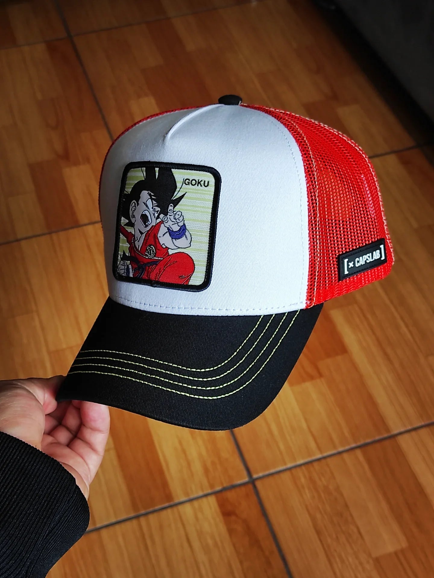 Gorra Trucker Snapback Goku Dragon Ball de Capslab