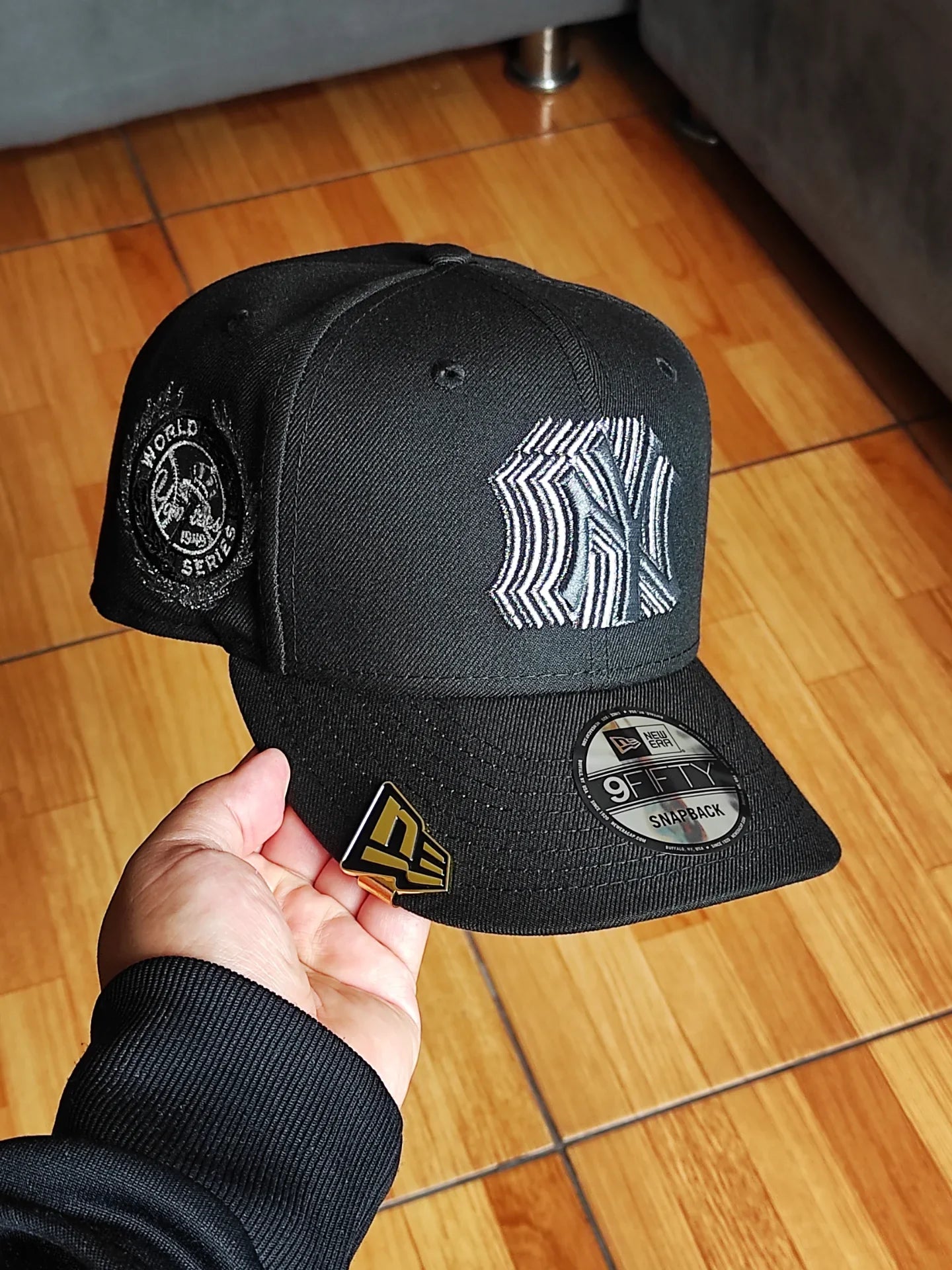 Gorra New Era 9Fifty snapback edición negra de los New York Yankees de la Serie Mundial de 1949