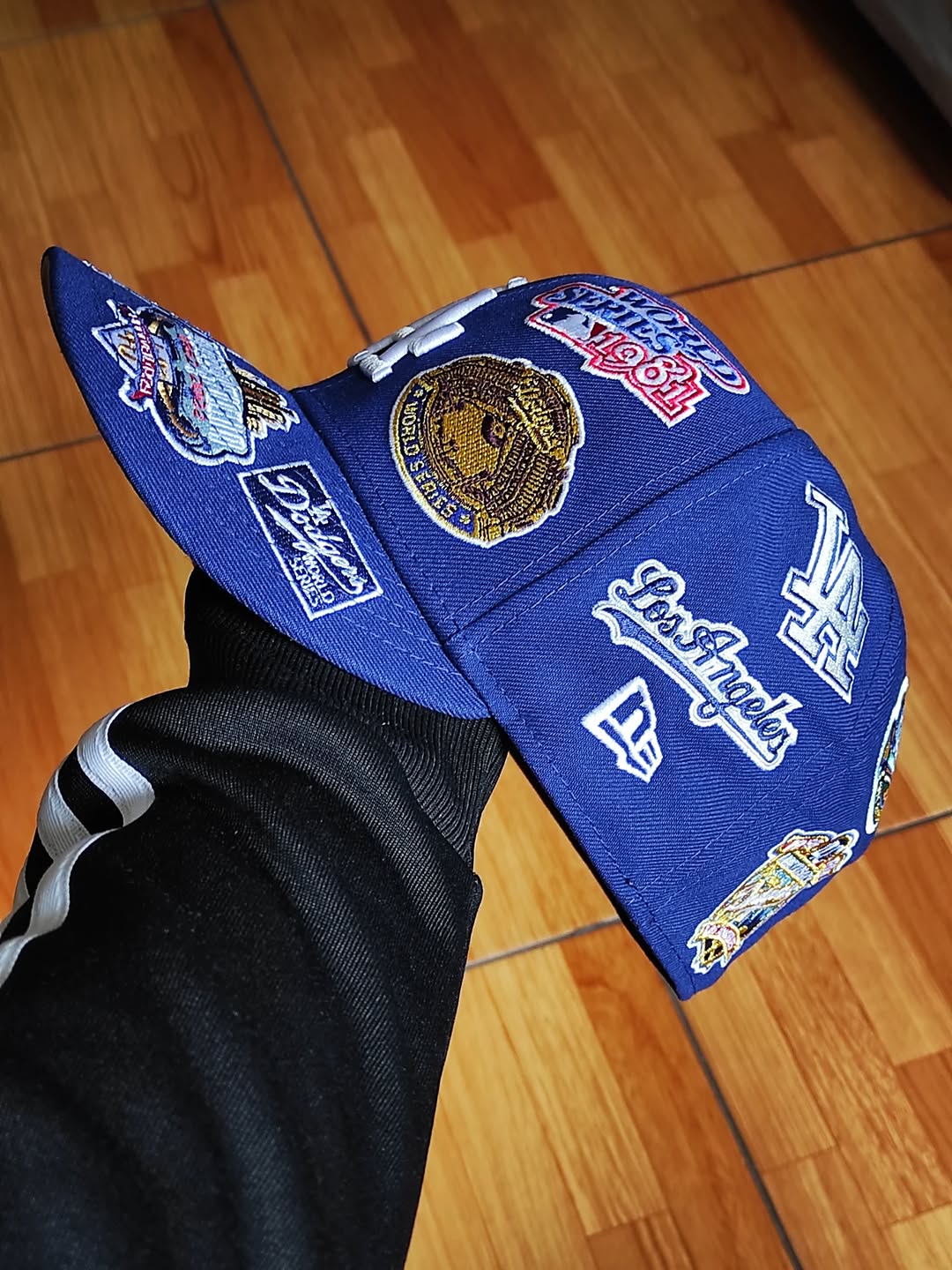 Gorra ajustada 59FIFTY de New Era de Los Angeles Dodgers con diseño estampado en toda la superficie