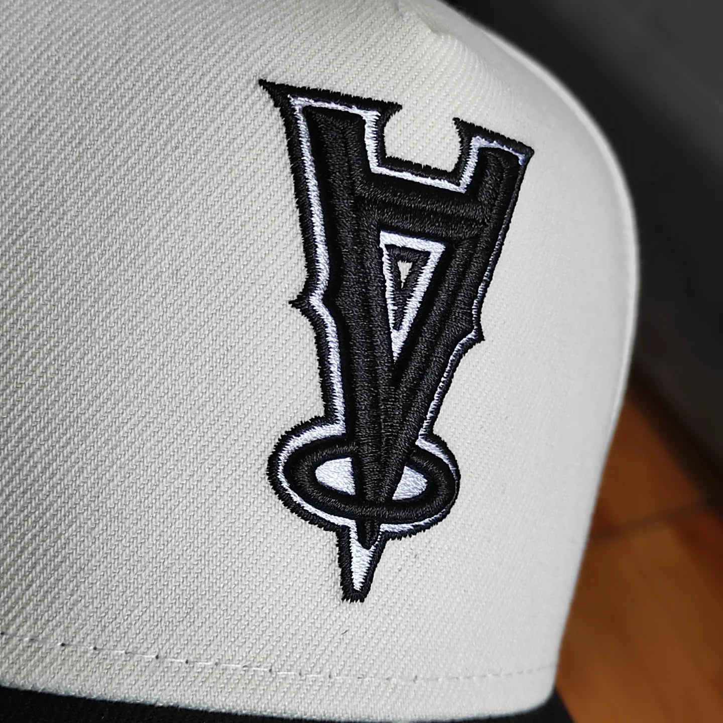 Gorra Snapback New Era Anaheim Angels Upside Down Chrome Black 2 Tone 50 Aniversario 9Forty A-Frame