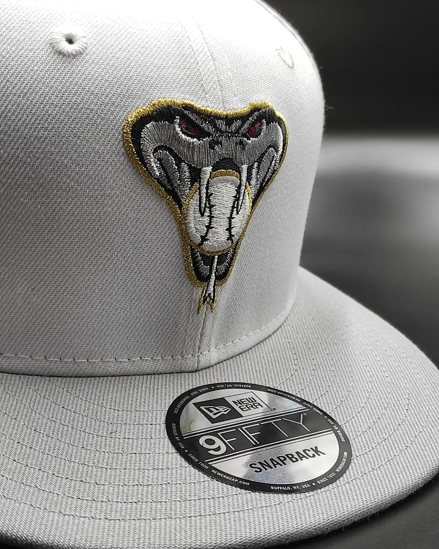 New Era Arizona Diamondbacks 1998 New Era 9Fifty Snapback blanco, rojo, plomo