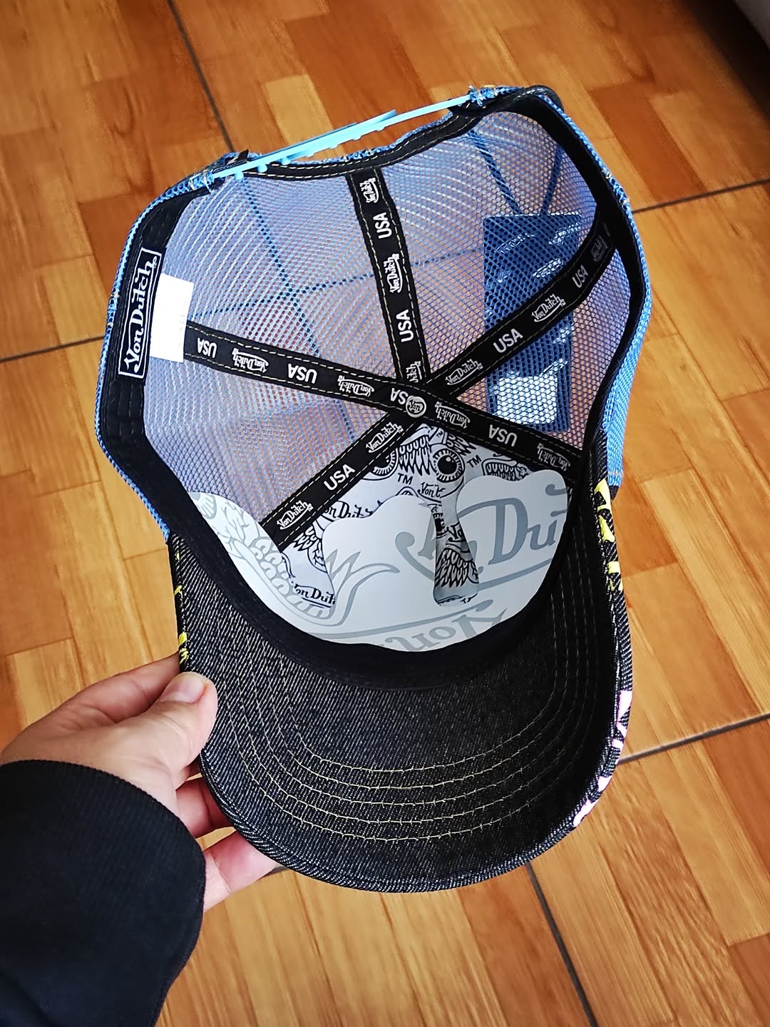 Gorra trucker con multilogo de denim Dutch