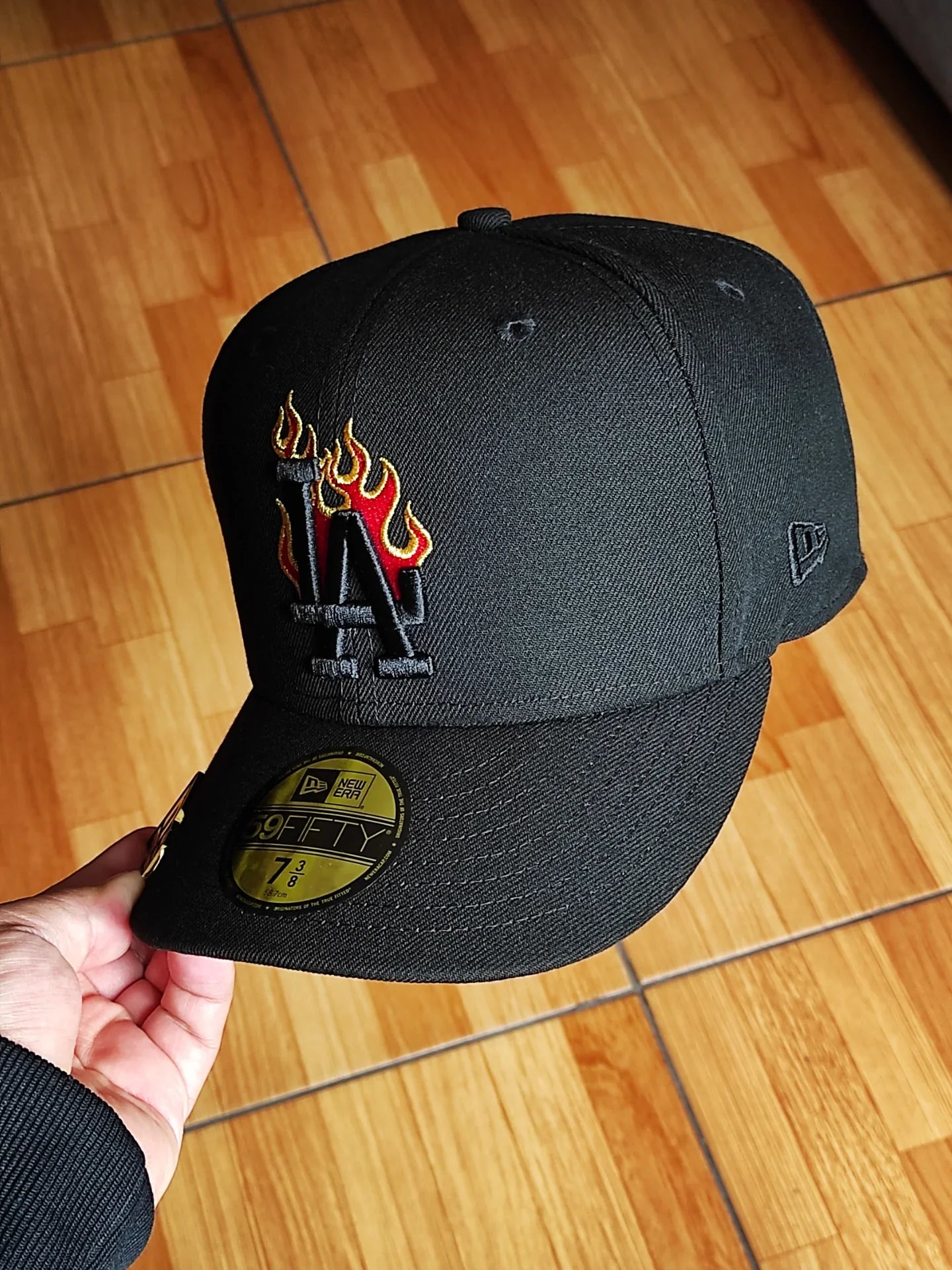 Gorra ajustada 59Fifty New Era Los Angeles Dodgers 40 Aniversario del Estadio Edición Blackout Fuego Rojo