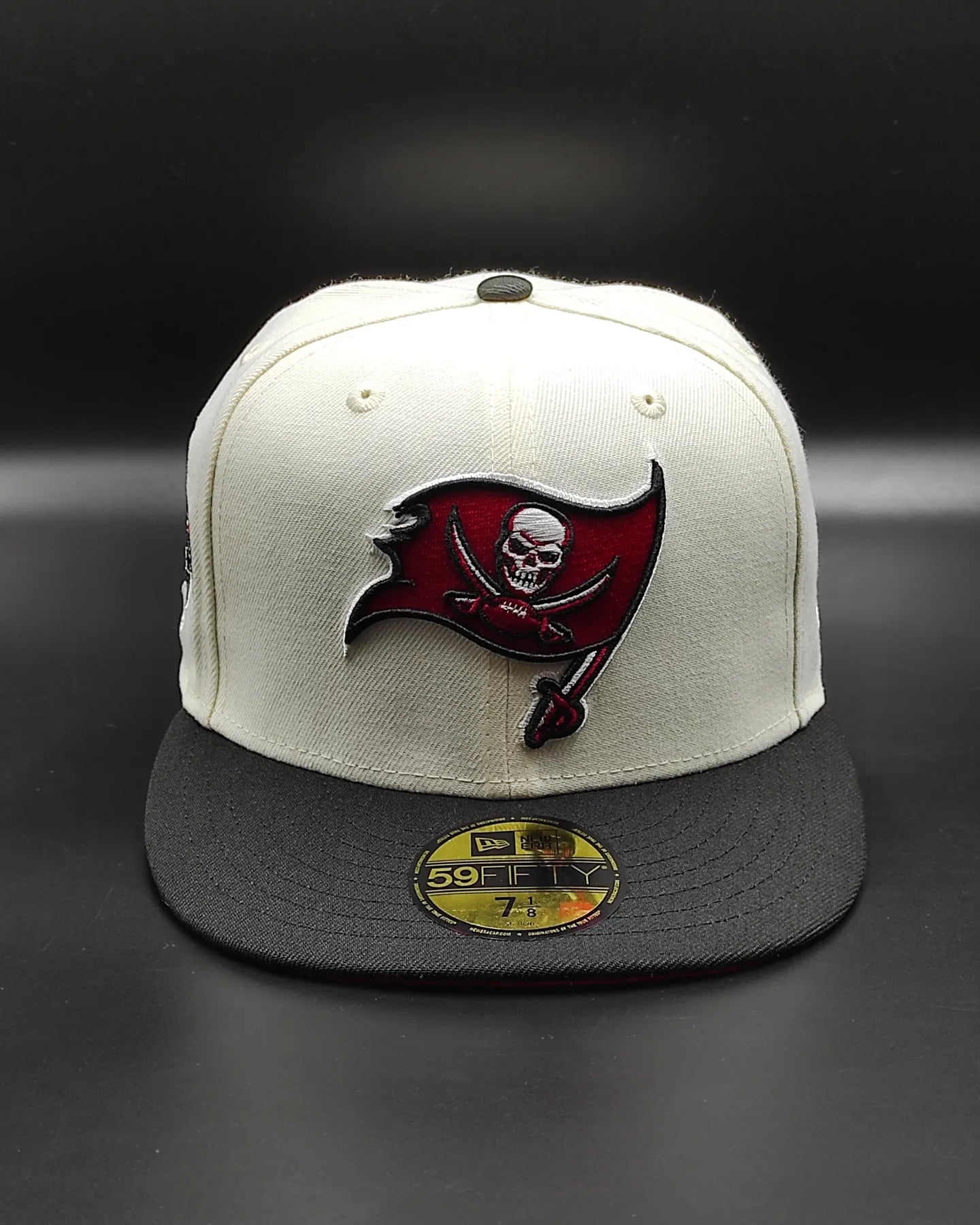Gorra ajustada 59Fifty New Era Tampa Bay Buccaneers 30.º aniversario edición Cream Dome