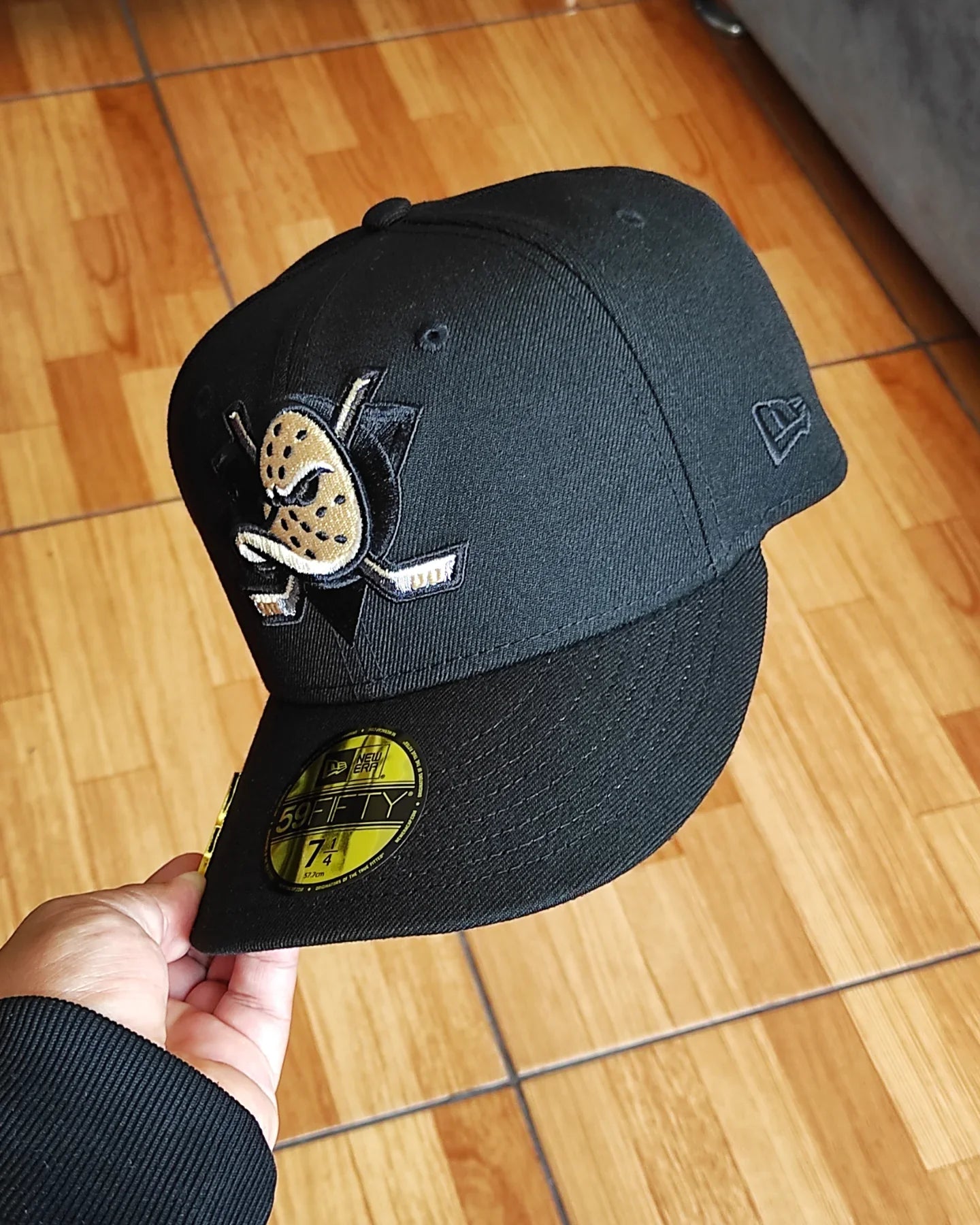 Gorra Ajustada 59Fifty Anaheim Ducks Blackout Prime Edition de New Era