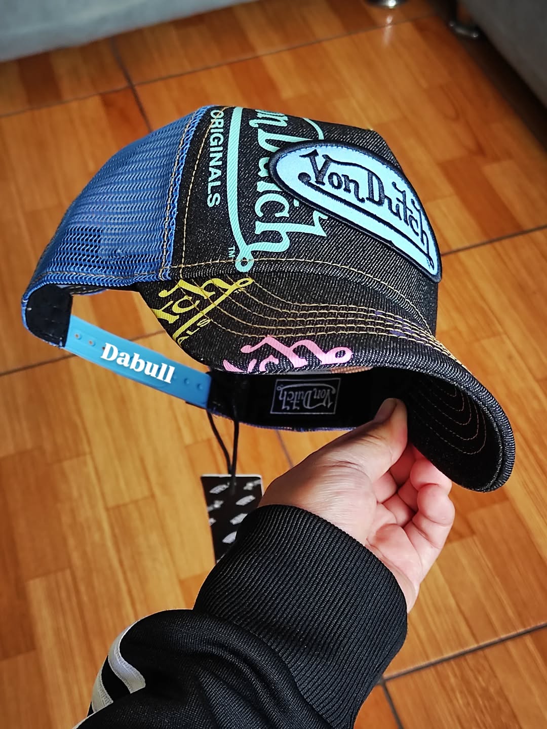 Gorra trucker con multilogo de denim Dutch