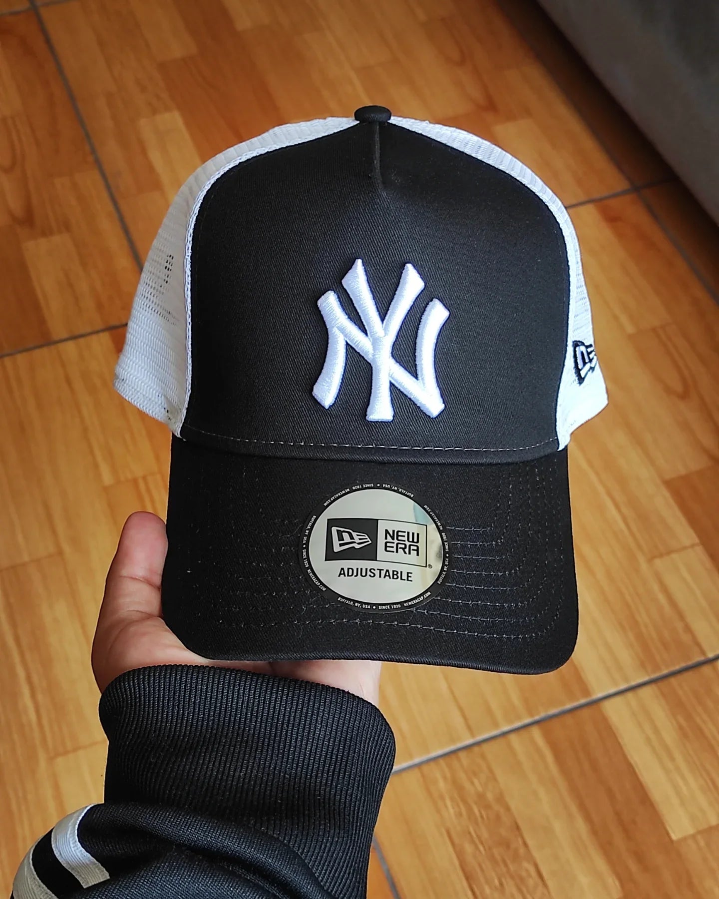 New Era Los New York Yankees gorra trucker negra y blanca con visera curvada