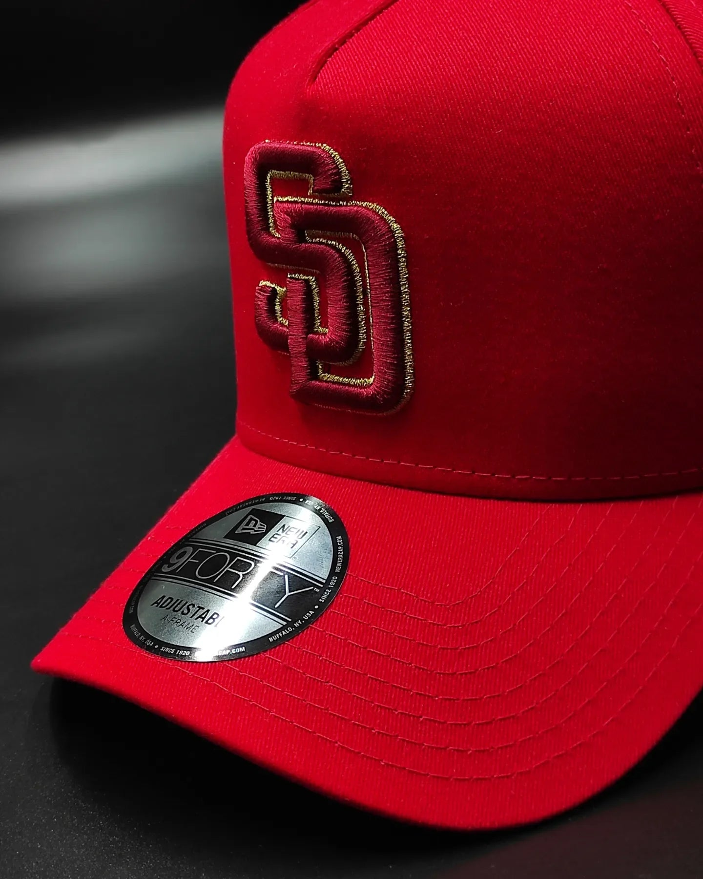 New Era San Diego Padres Año del Dragón 9 FORTY AFRAME color rojo🐉🈵