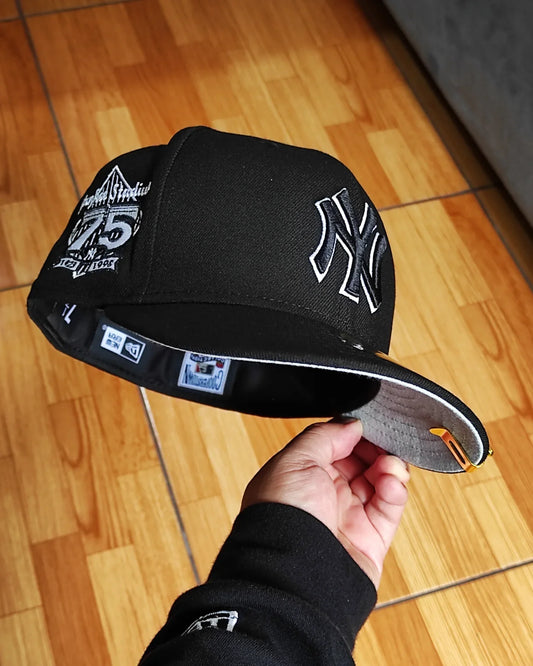 New Era New York Yankees estadio 75 aniversario negro 59 fifty ajustada