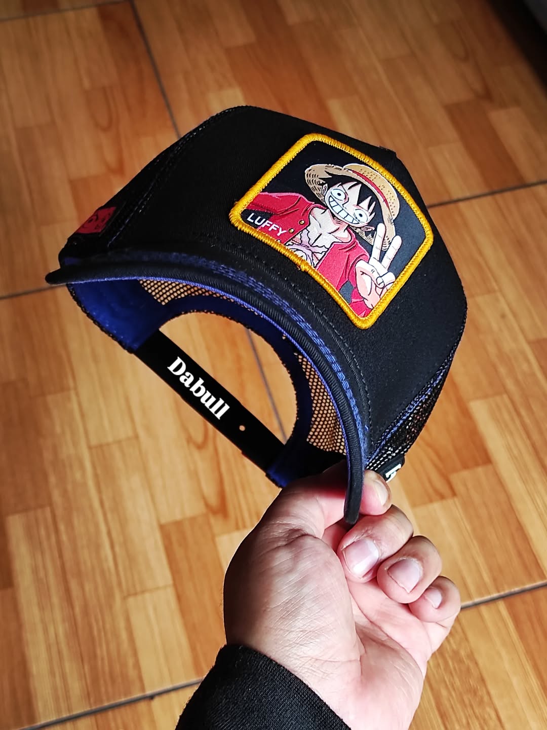 Gorra Capslab Luffy One Piece Trucker negra azul