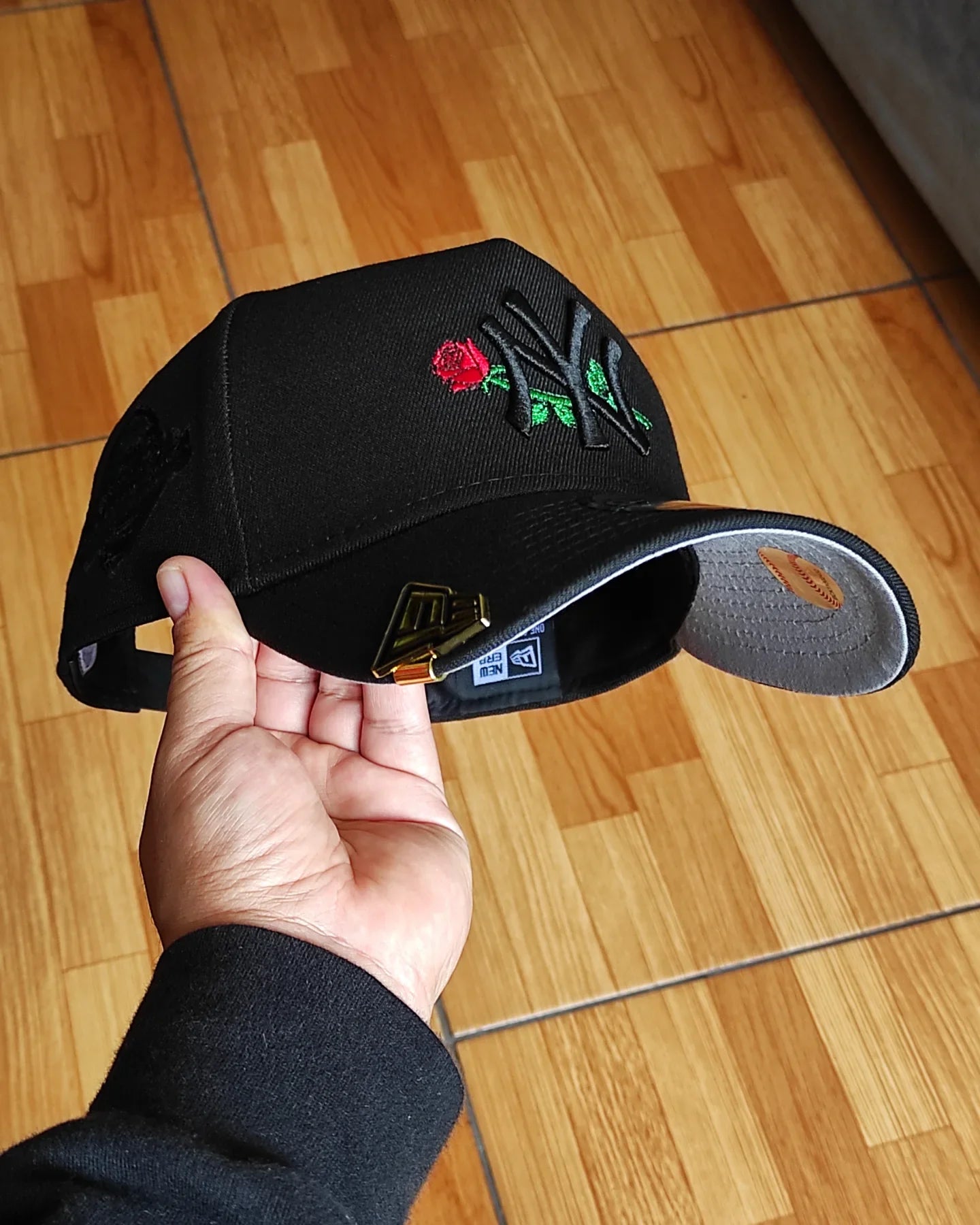 Gorra New Era 9forty a-frame Snapback de los New York Yankees negra con rosa🌹