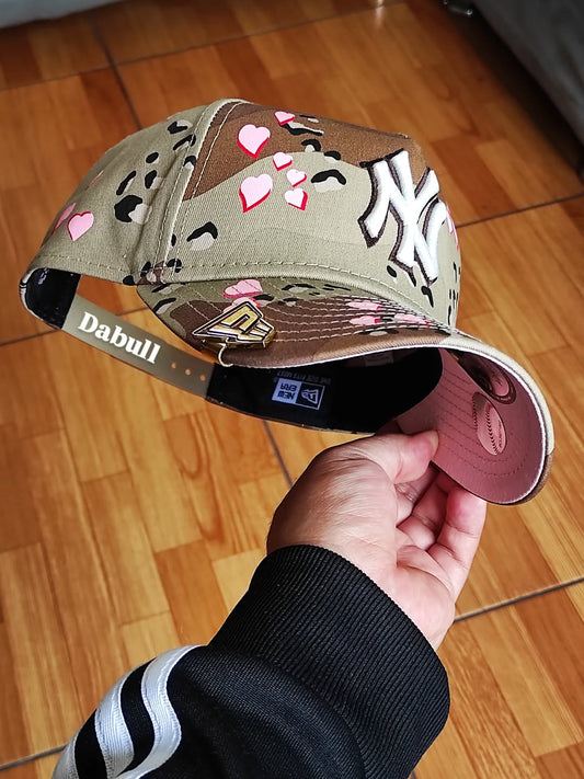 Gorra snapback A-Frame 9FORTY New Era New York Yankees camuflaje corazón
