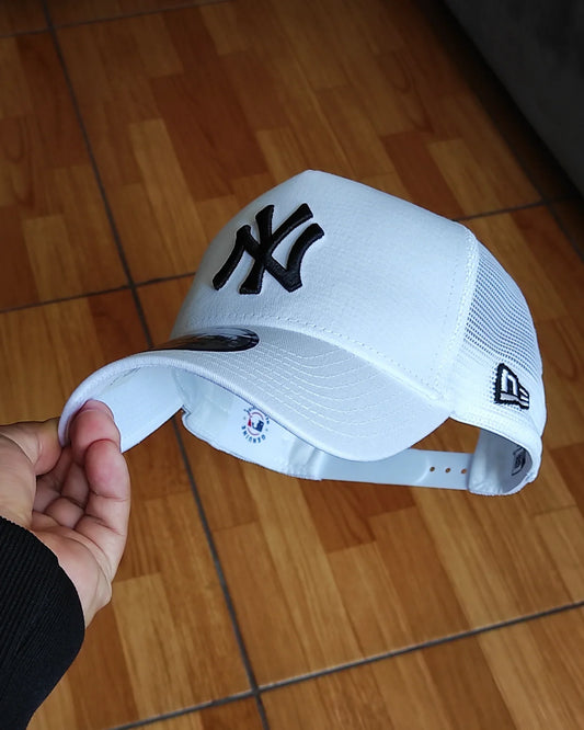 Gorra trucker a-frame blanca New Era New York Yankees