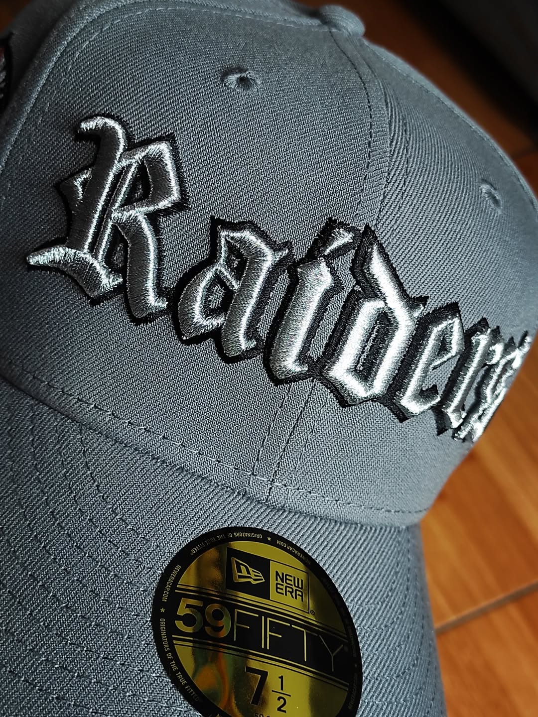 Gorra New Era Las Vegas Raiders 60 aniversario gris 59fifty