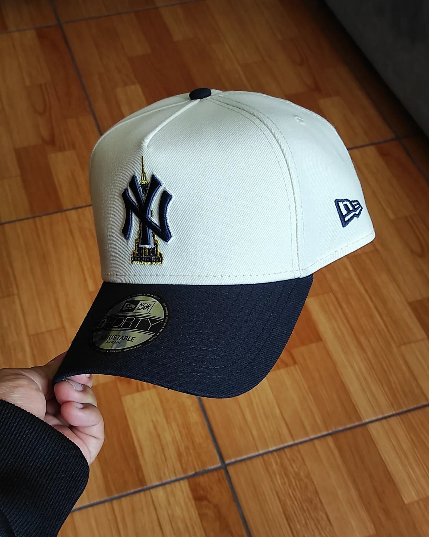 Gorra New Era New York Yankees State Two Tone Chrome Azul Marino 9FORTY A-FRAME