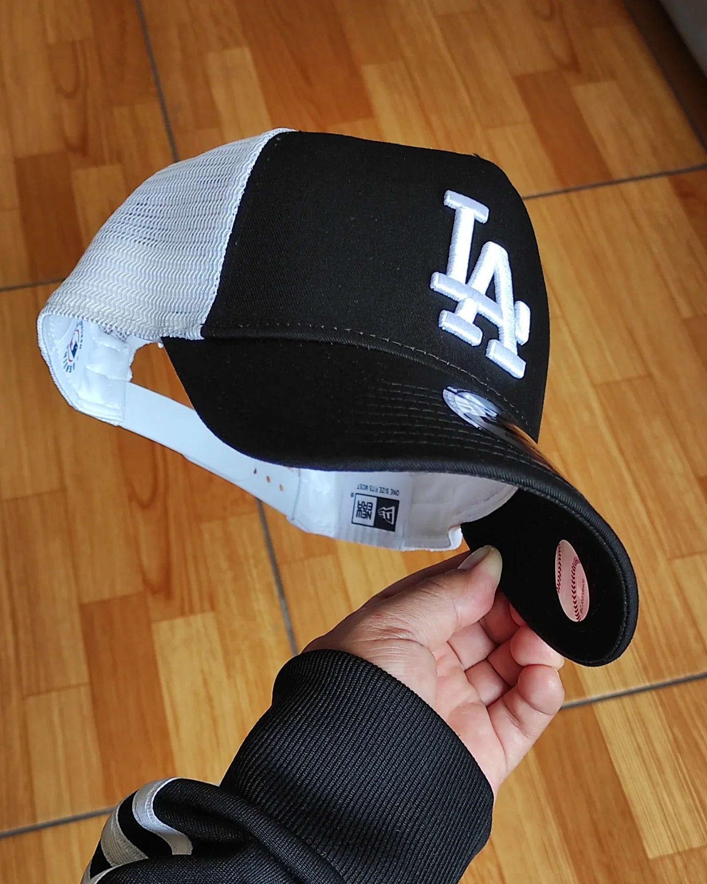 Gorra trucker a-frame negra y blanca de Los Angeles Dodgers de New Era