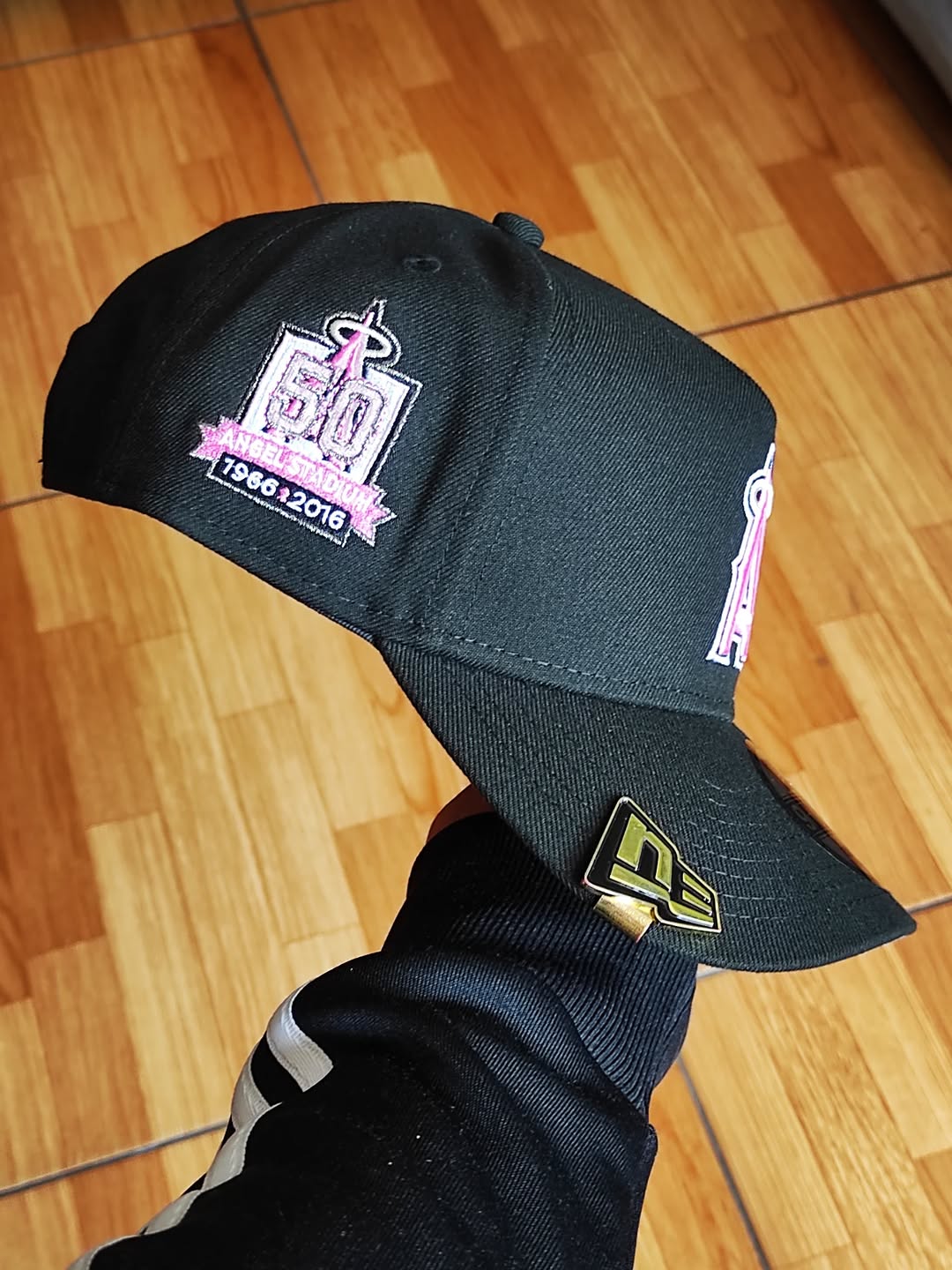 Gorra New Era Anaheim Angels 50 Aniversario Edición Rosa 9Forty A Frame Snapback