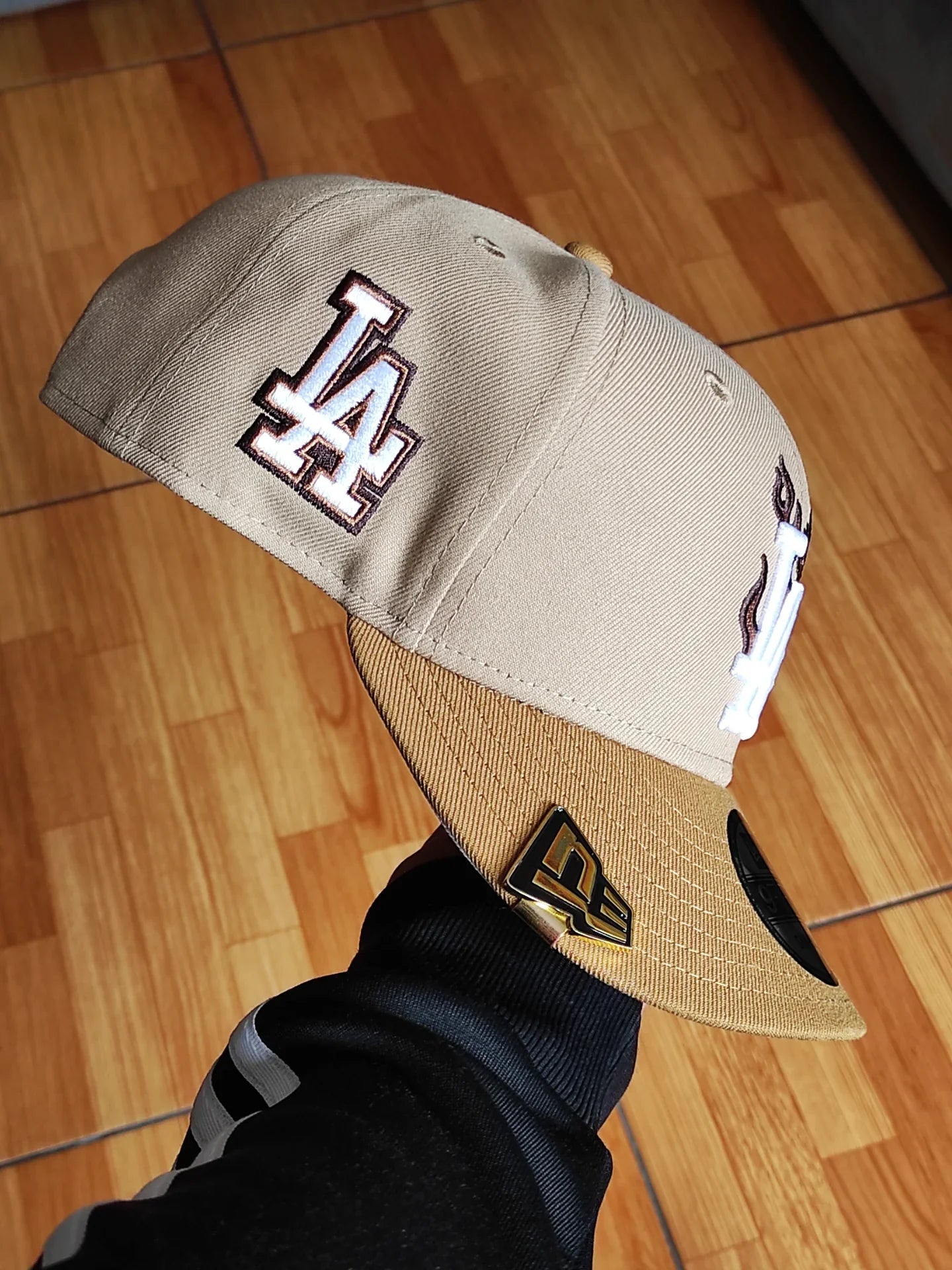 New Era Los Angeles Dodgers flame 🔥two Tone Brown light  9FIFTY snapback