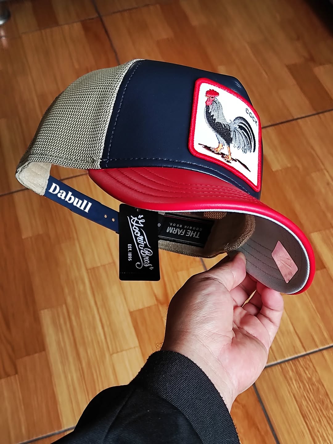Gorra trucker The Farm de Goorin Bros, Shleather Cock, gallo, azul marino y rojo