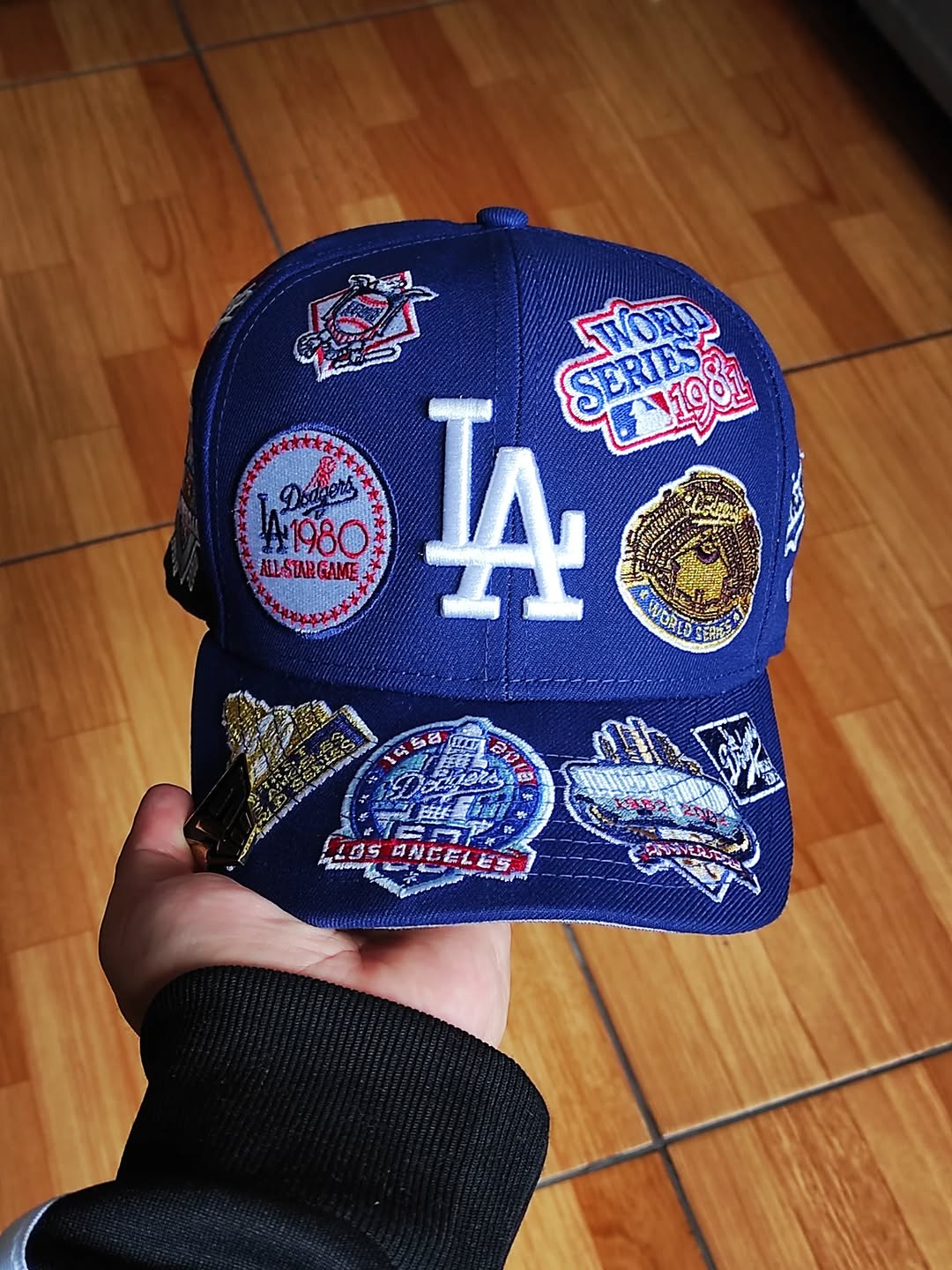 Gorra ajustada 59FIFTY de New Era de Los Angeles Dodgers con diseño estampado en toda la superficie