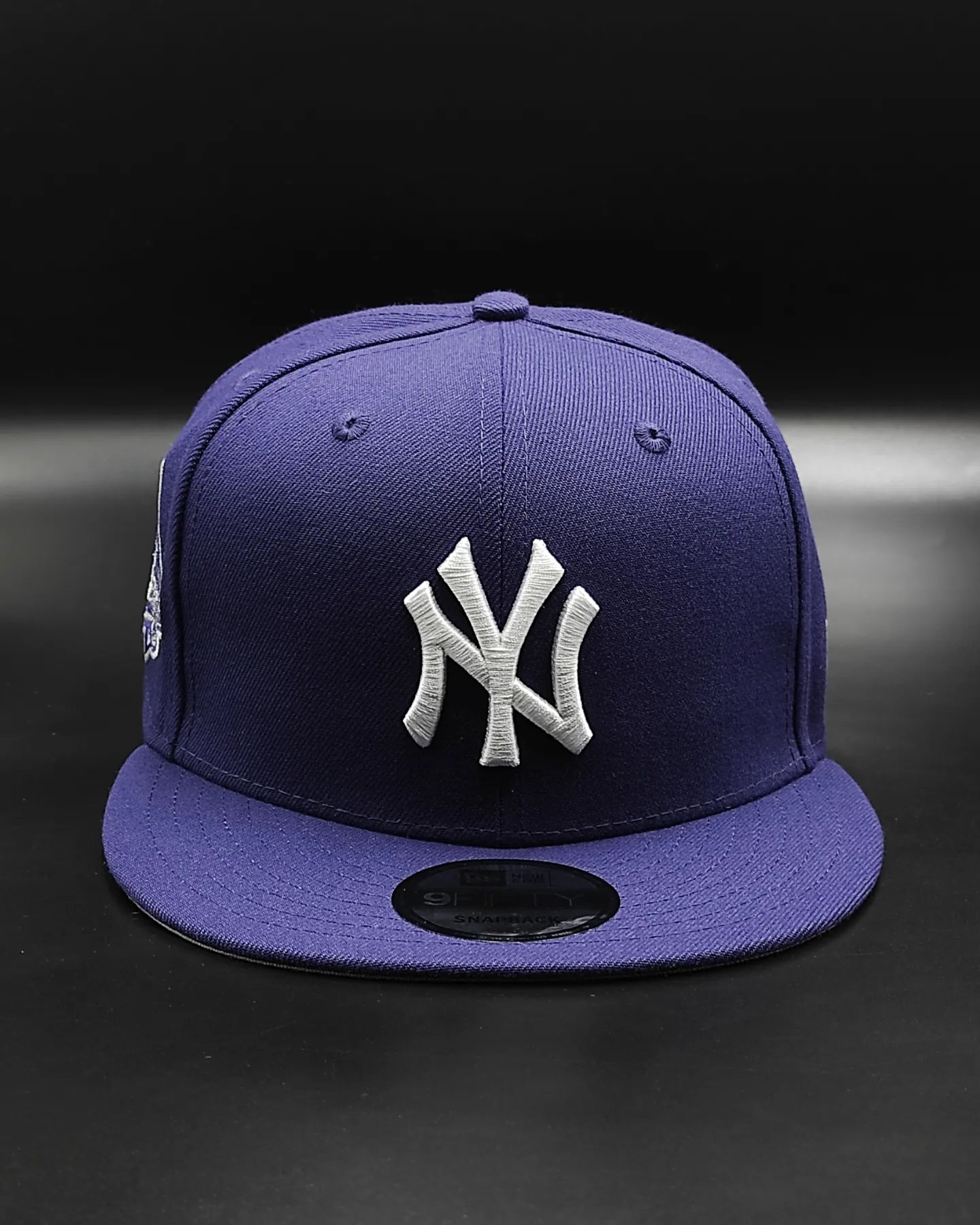 Gorra snapback 9FIFTY morada de los New York Yankees de la Serie Mundial de 1999 de New Era