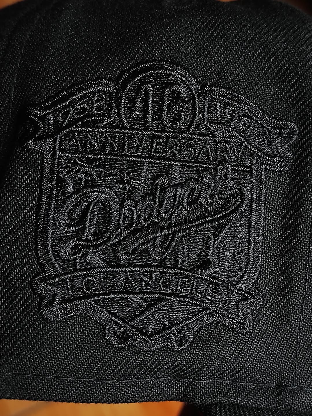 Gorra ajustada 59Fifty de los New Era Los Angeles Dodgers 40 Aniversario Edición Black Out Roja