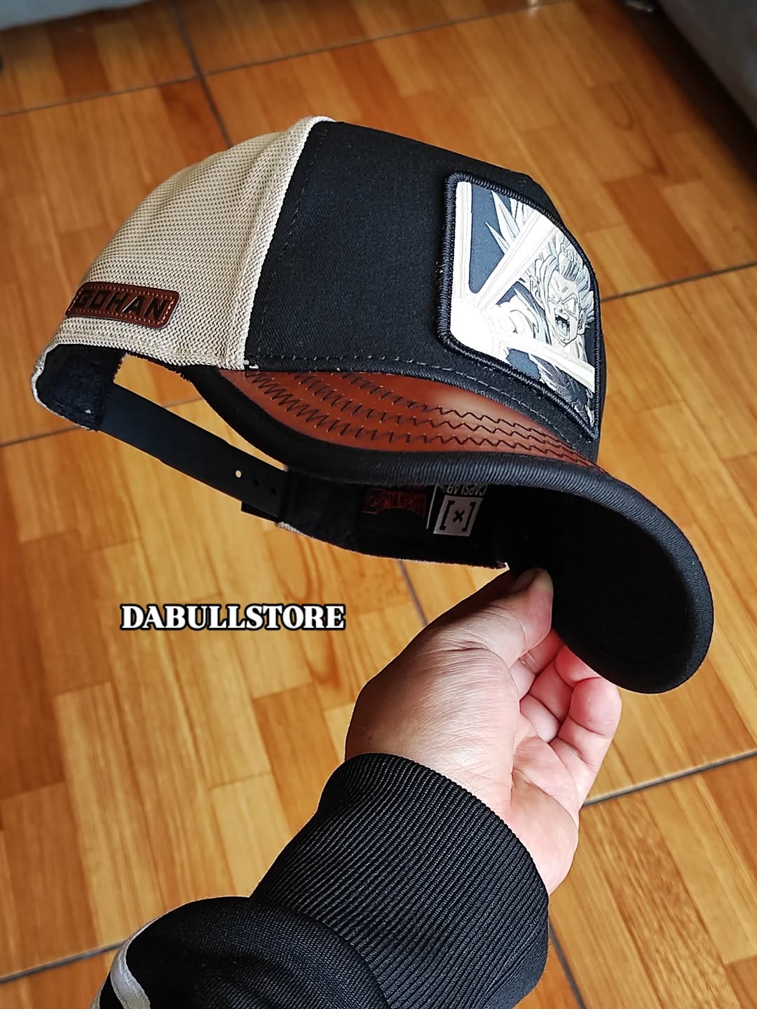 Gorra trucker Capslab Dragón Ball Gohan Super Saiyajin
