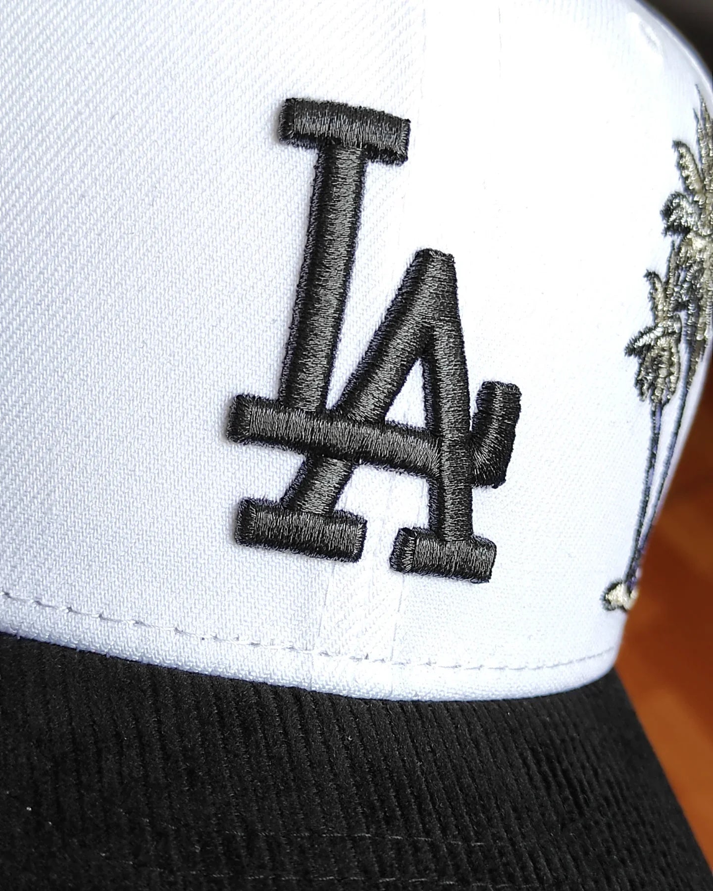 New Era Los Angeles Dodgers visera de pana 🌴 dos tonos blanco y negro 9 FIFTY Snapback