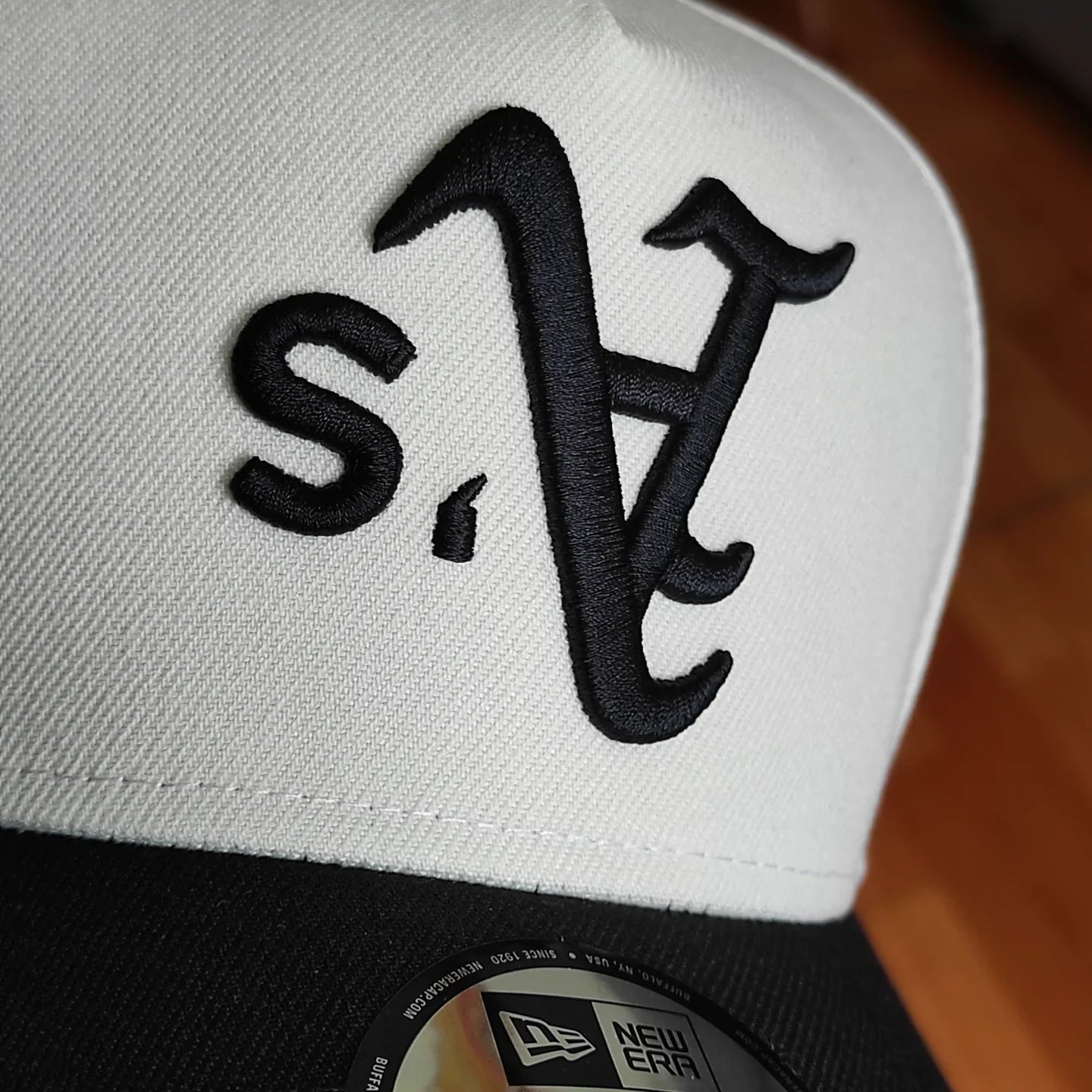 Gorra New Era Oakland Athletic Upside Down Chrome Black 2 Tone World Series 9Forty A-Frame Snapback