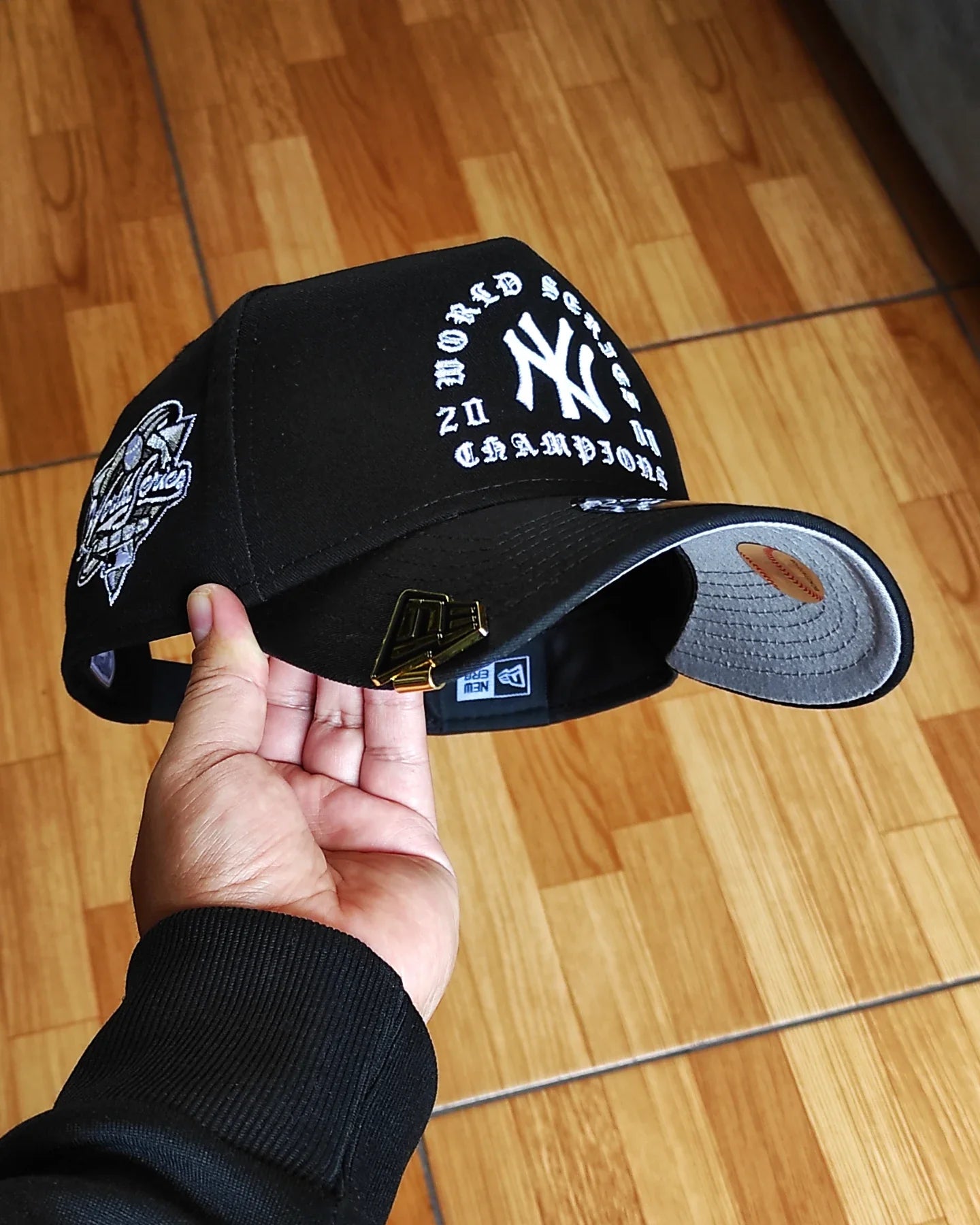 Gorra snapback New Era New York Gótica negra 9Forty A Frame