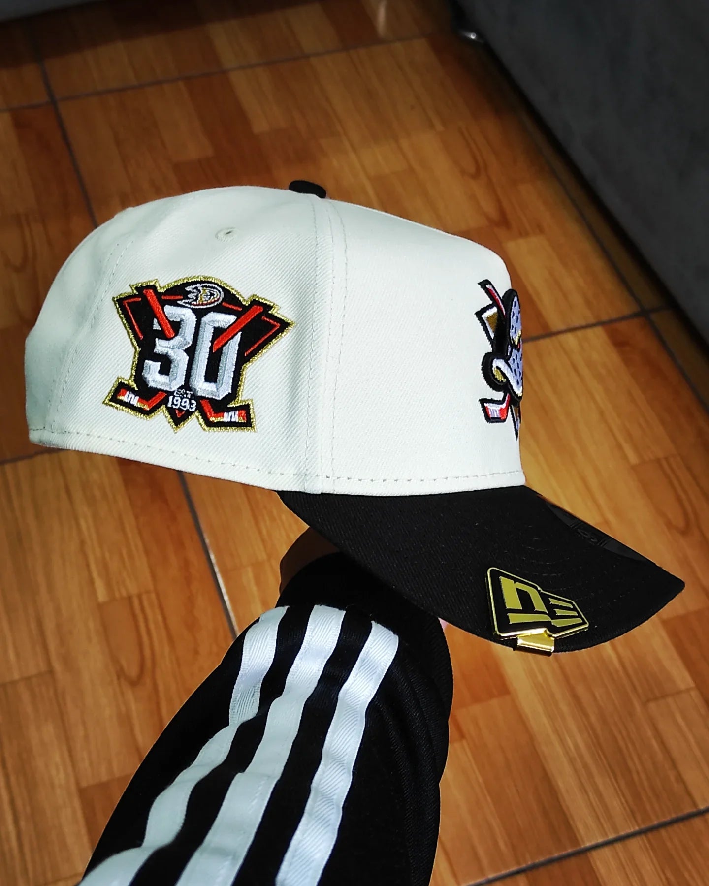 New Era Anaheim Ducks 30th Aniversario Chrome Two Tone 9 FORTY A-FRAME SNAPBACK