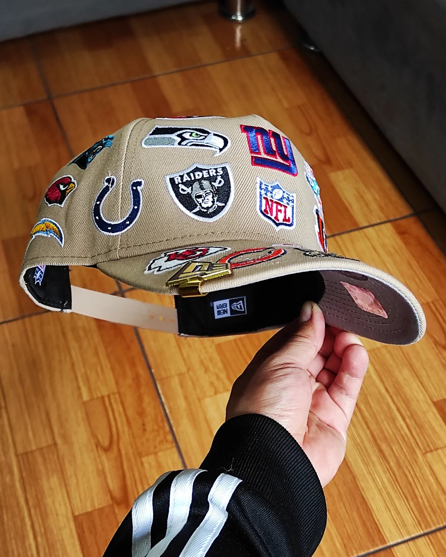 Gorra New Era NFL "All Over" edición Camel 9FORTY A-Frame con broche trasero