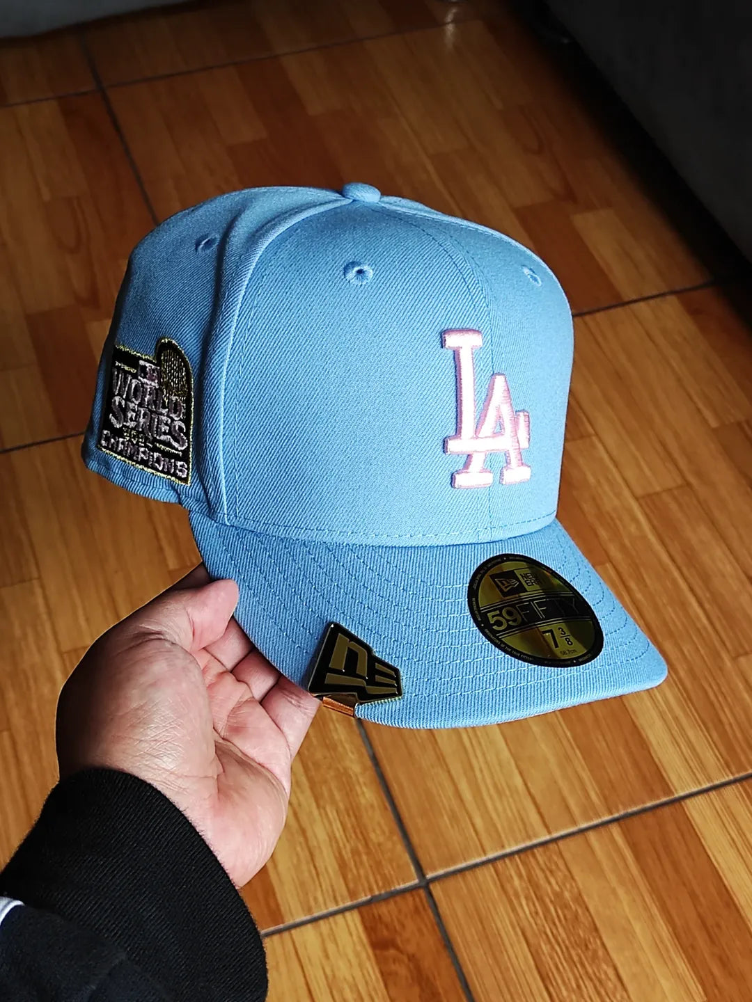 New Era Los Angeles Dodgers campeones serie mundial 2024 rosa cielo 59fifty