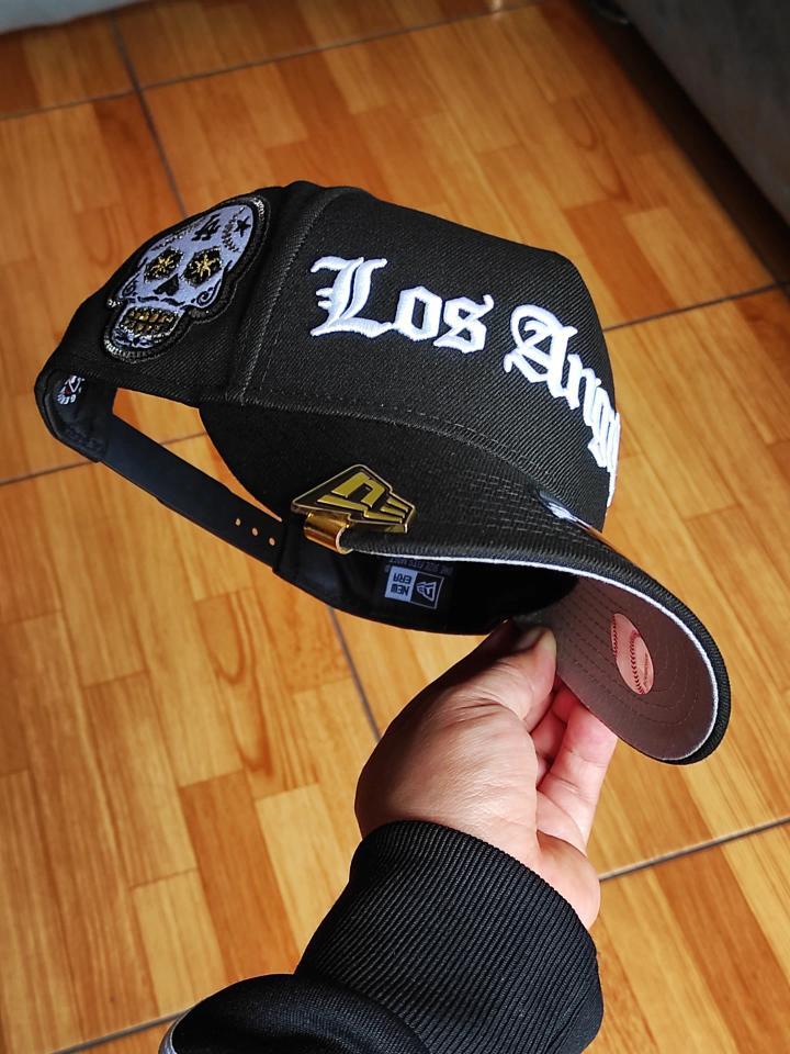 Gorra New Era Los Angeles Dodgers calavera ☠️ Edición negra 9Forty A Frame Snapback
