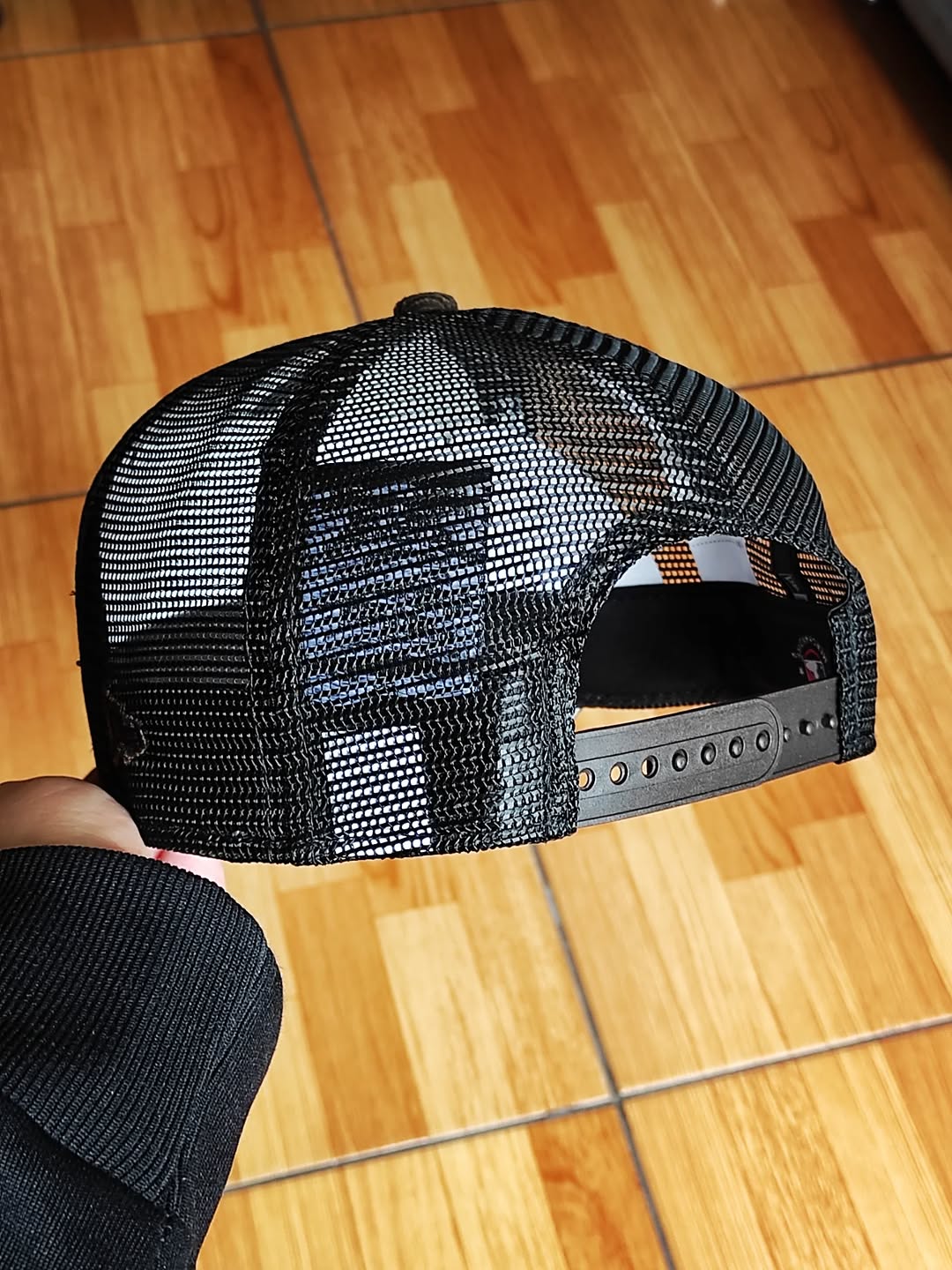 Gorra trucker de New Era de los New York Yankees con visera de pana y cierre ajustable.