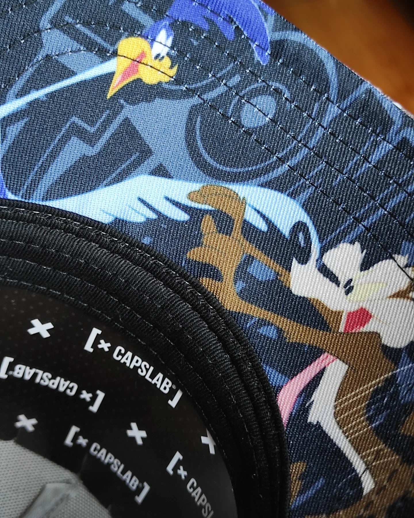 GORRA TRUCKER SNAPBACK LOONEY TUNES DE CAPSLAB