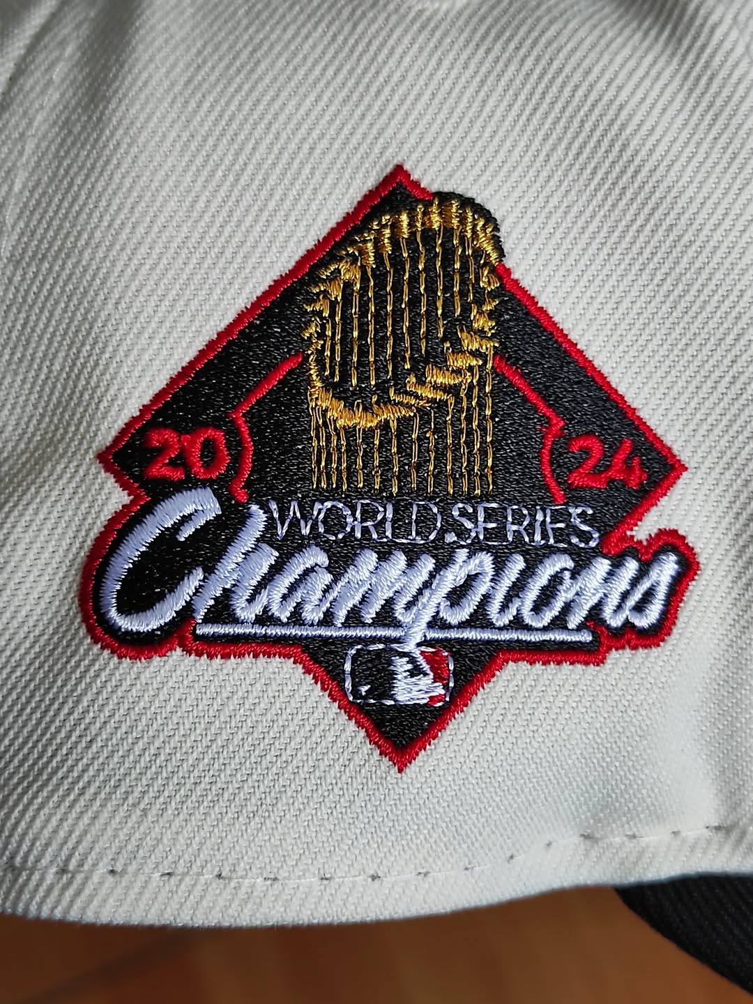 Gorra snapback A-Frame SP 9Fifty Los Angeles Dodgers Chrome Black 2 Tone Campeones Serie Mundial 2024